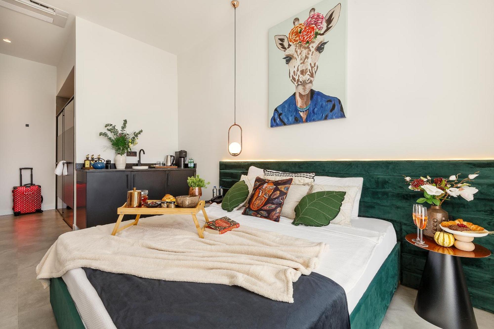The One Living Hotel *