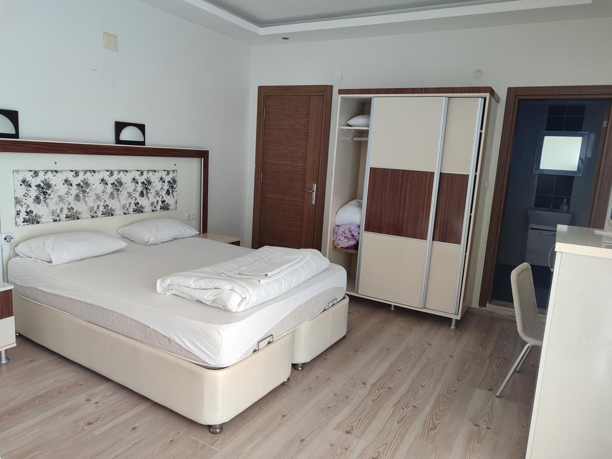 Yagmur Hotel *
