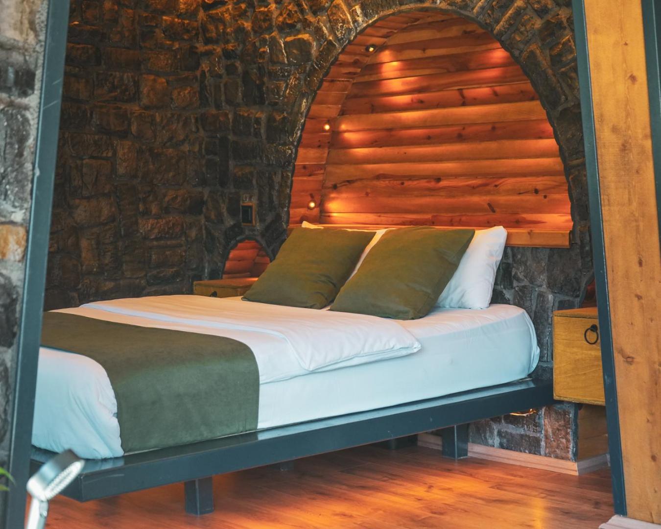 Lodge Pavri *