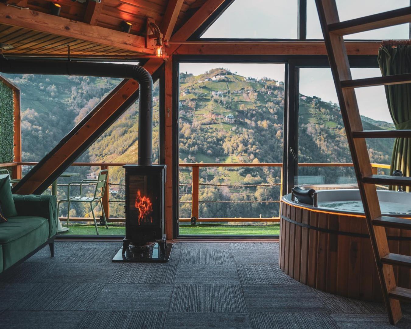 Lodge Pavri