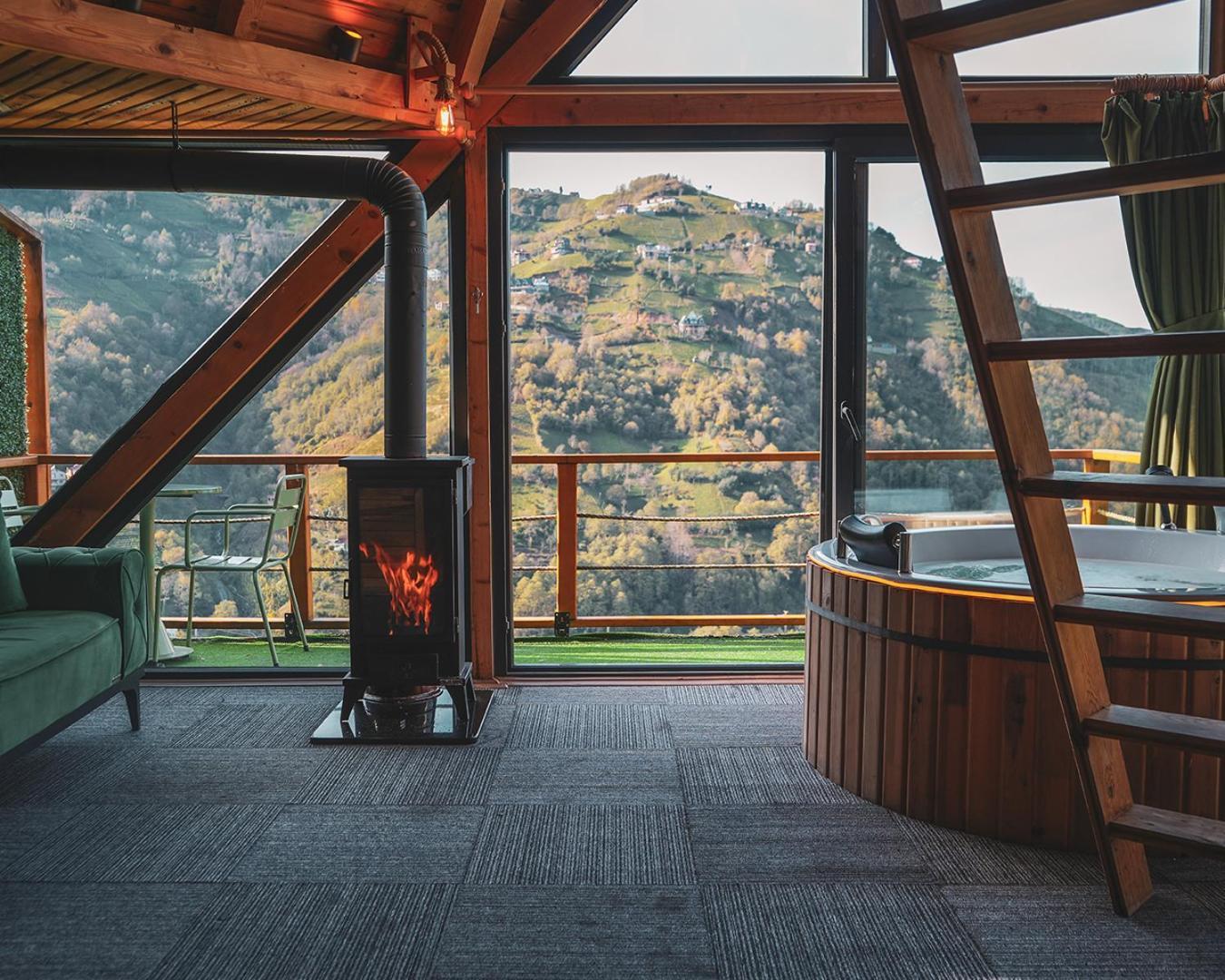 Lodge Pavri *
