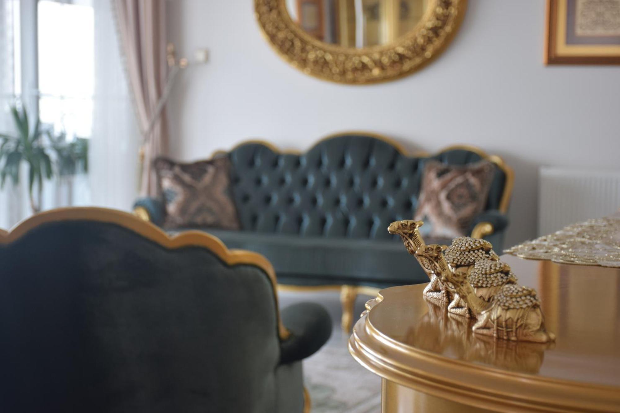 My White House Apartment *