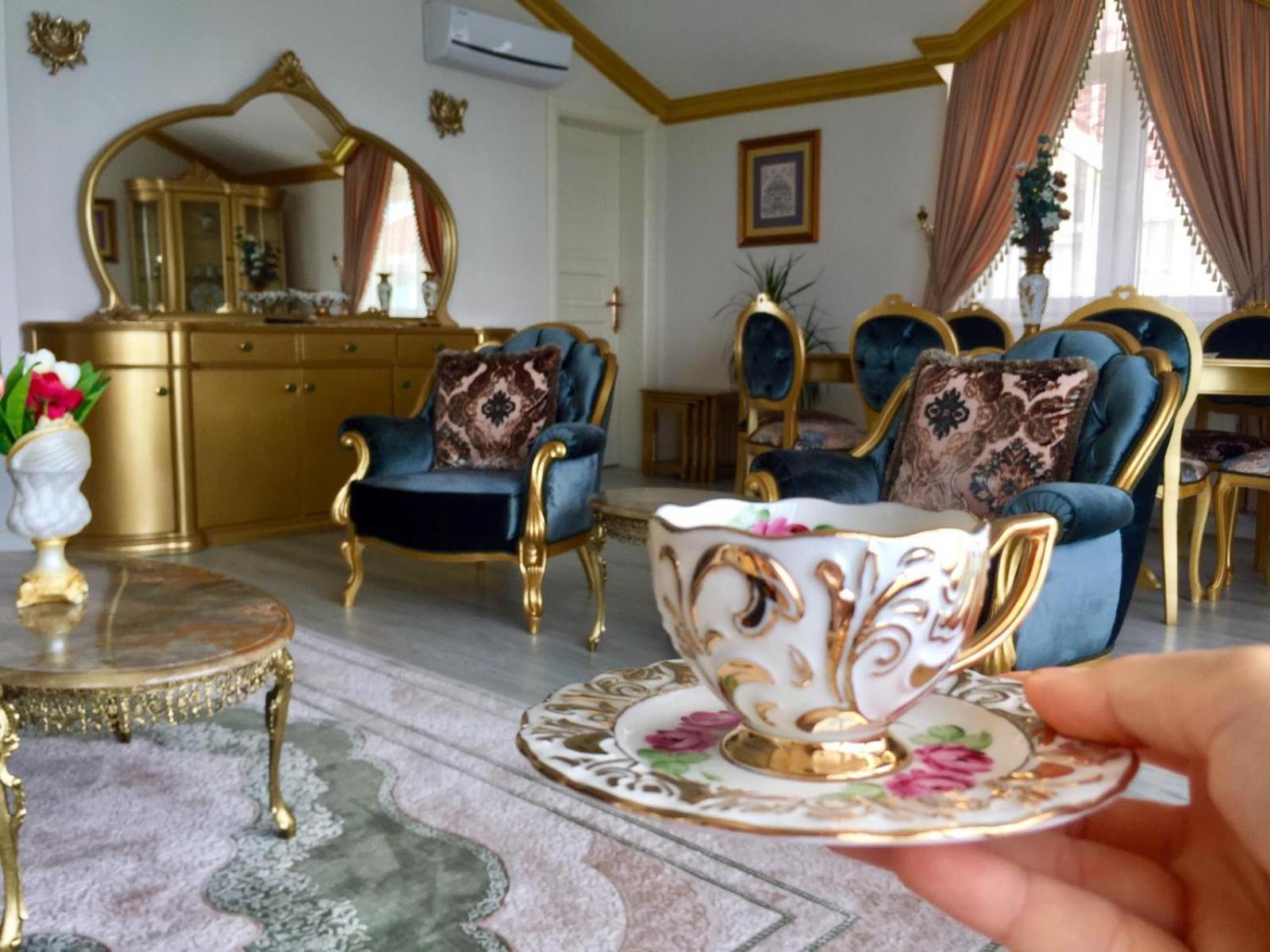My White House Apartment *