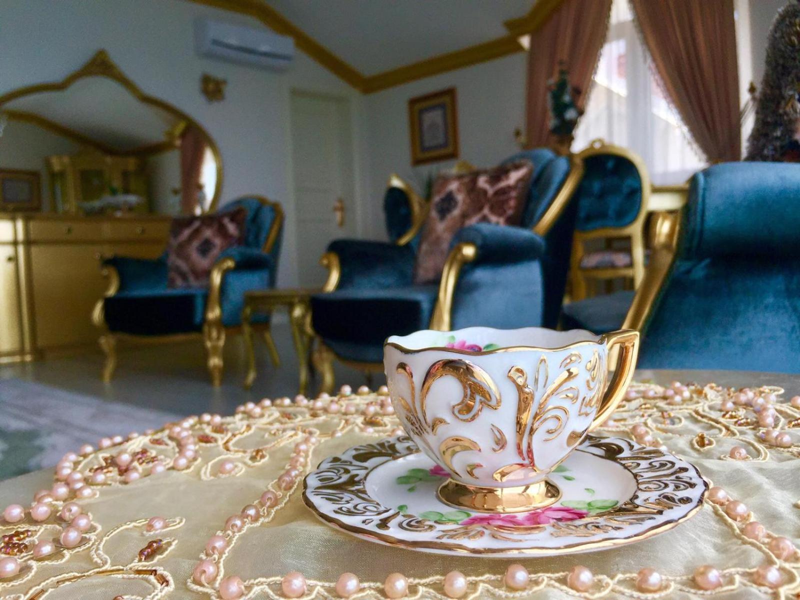 Apartment My White House *