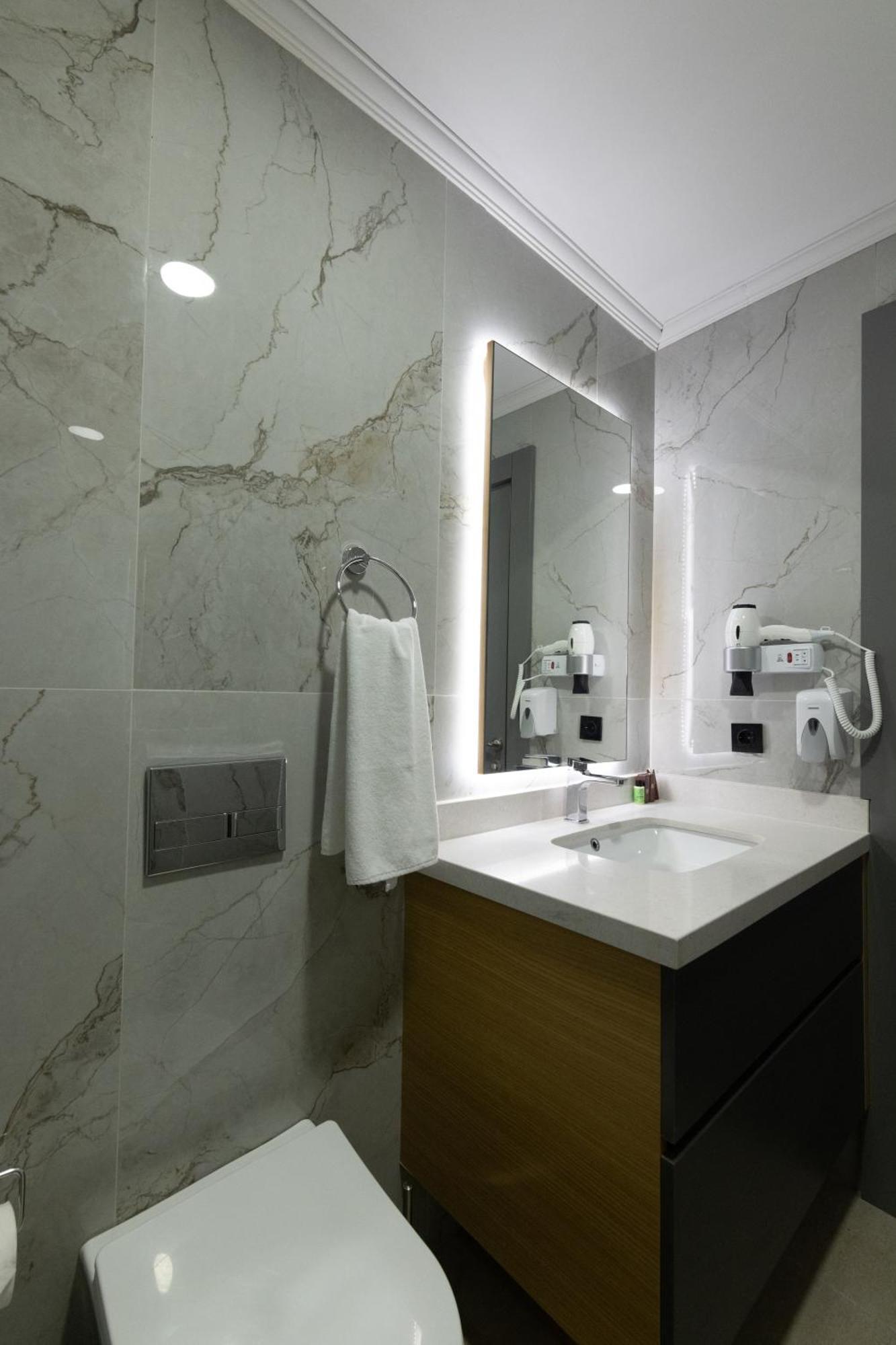 Three Points Hotel *