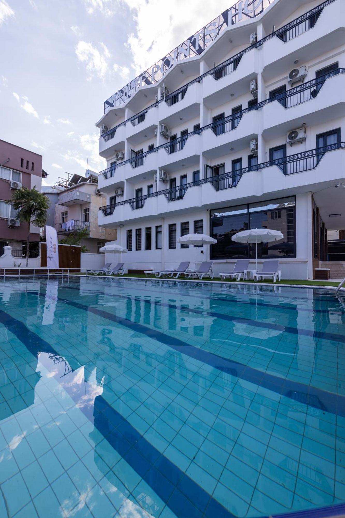 Hotel Three Points