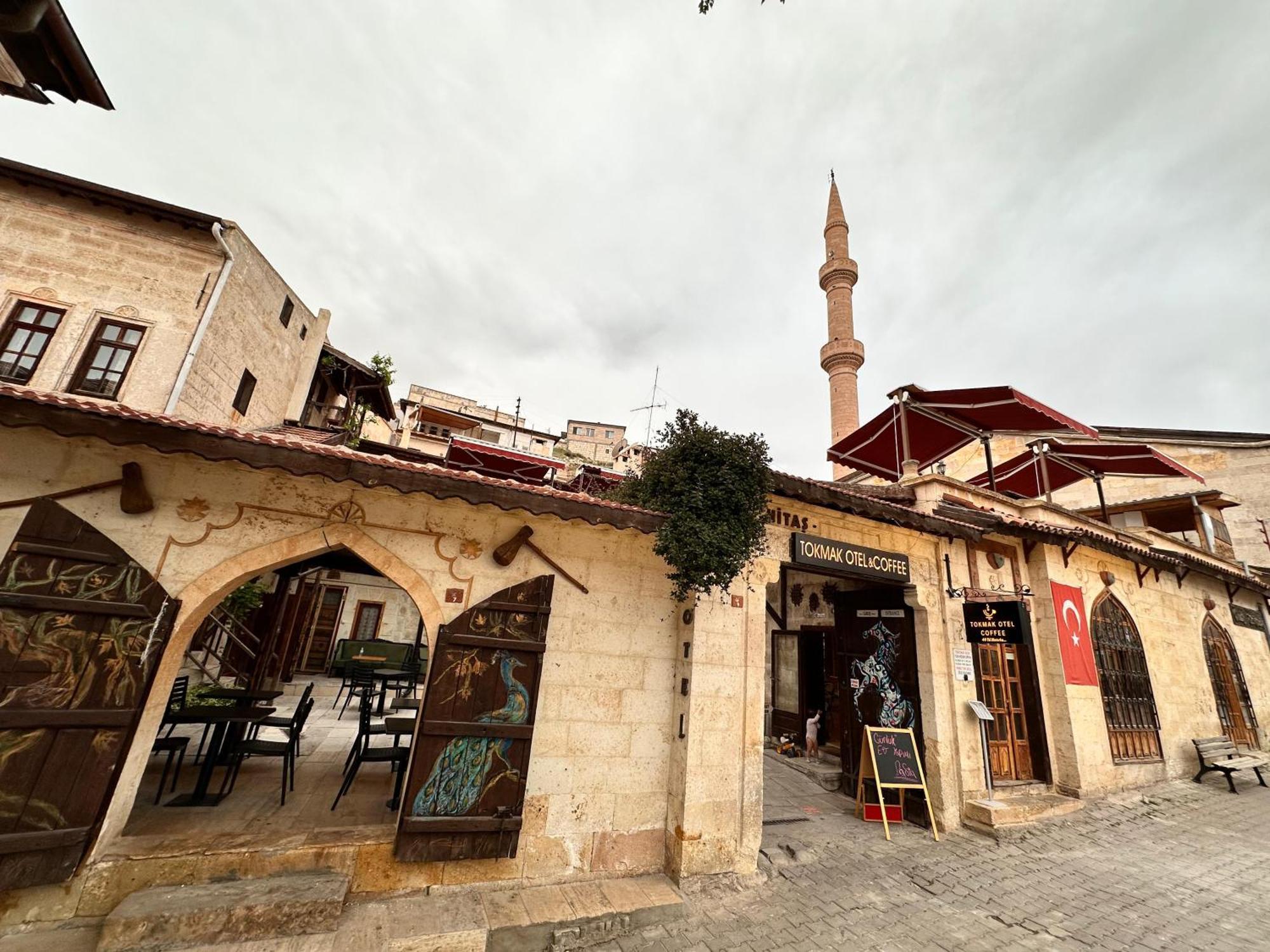 Hotel Tokmak