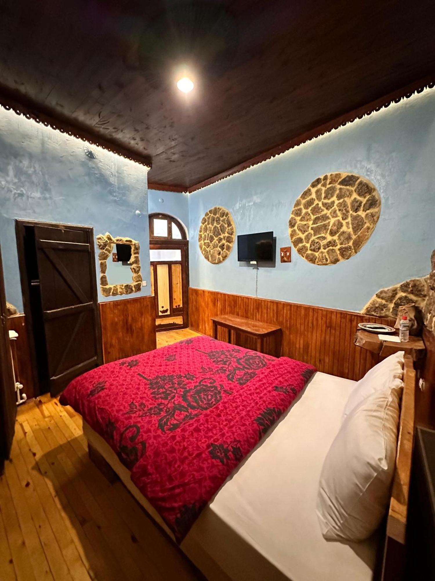 Hotel Tokmak