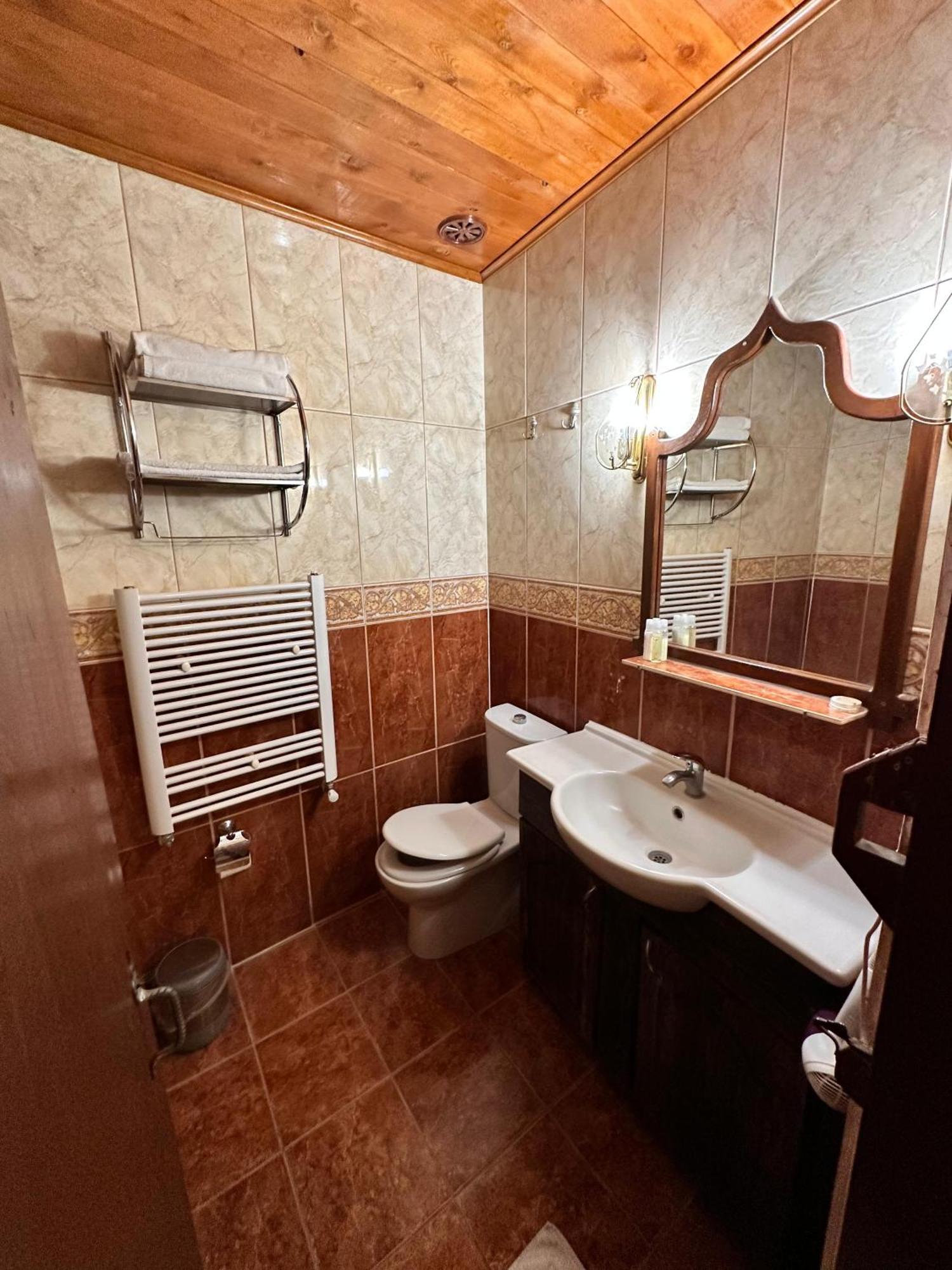 Tokmak Hotel