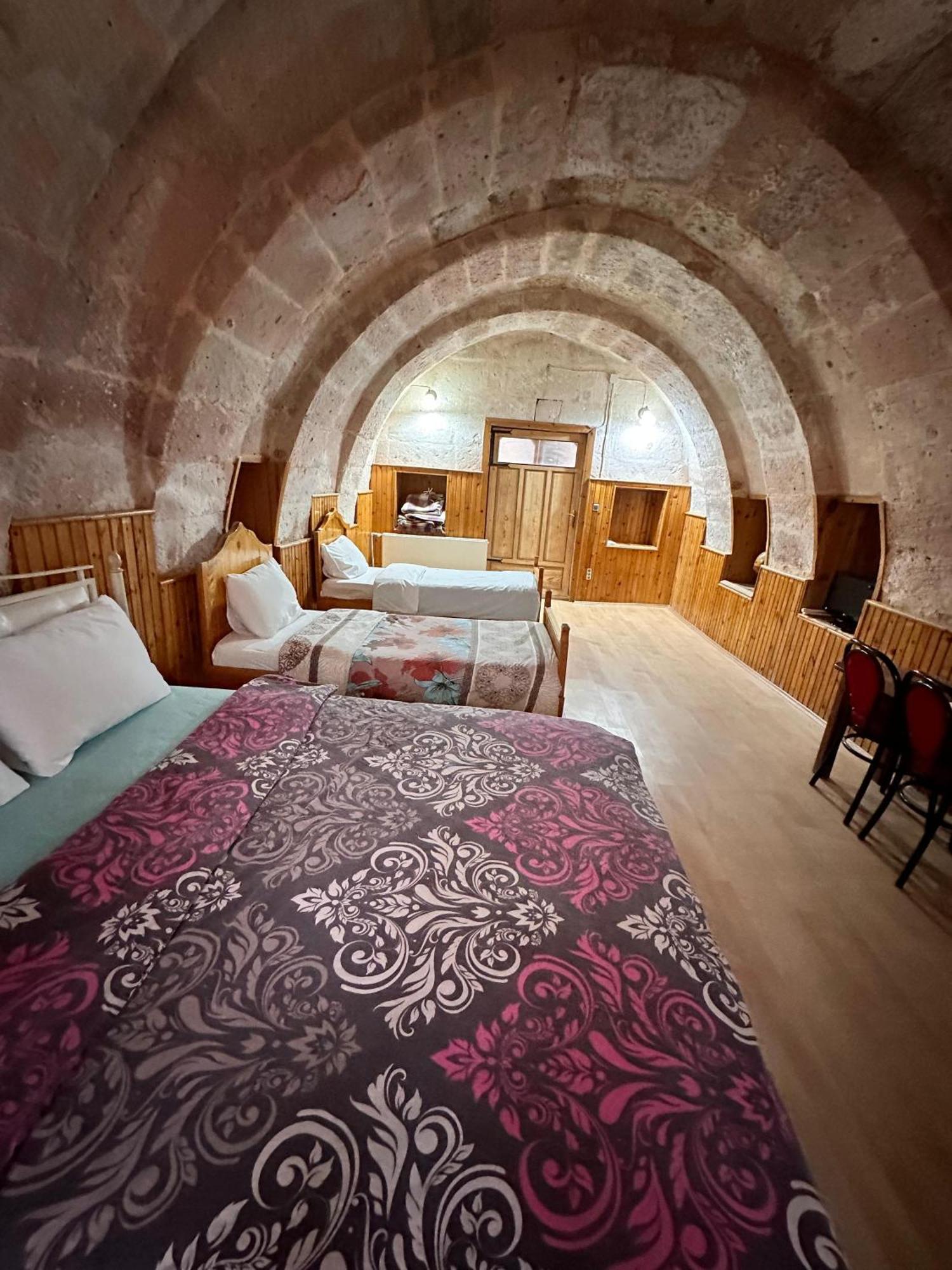 Hotel Tokmak *