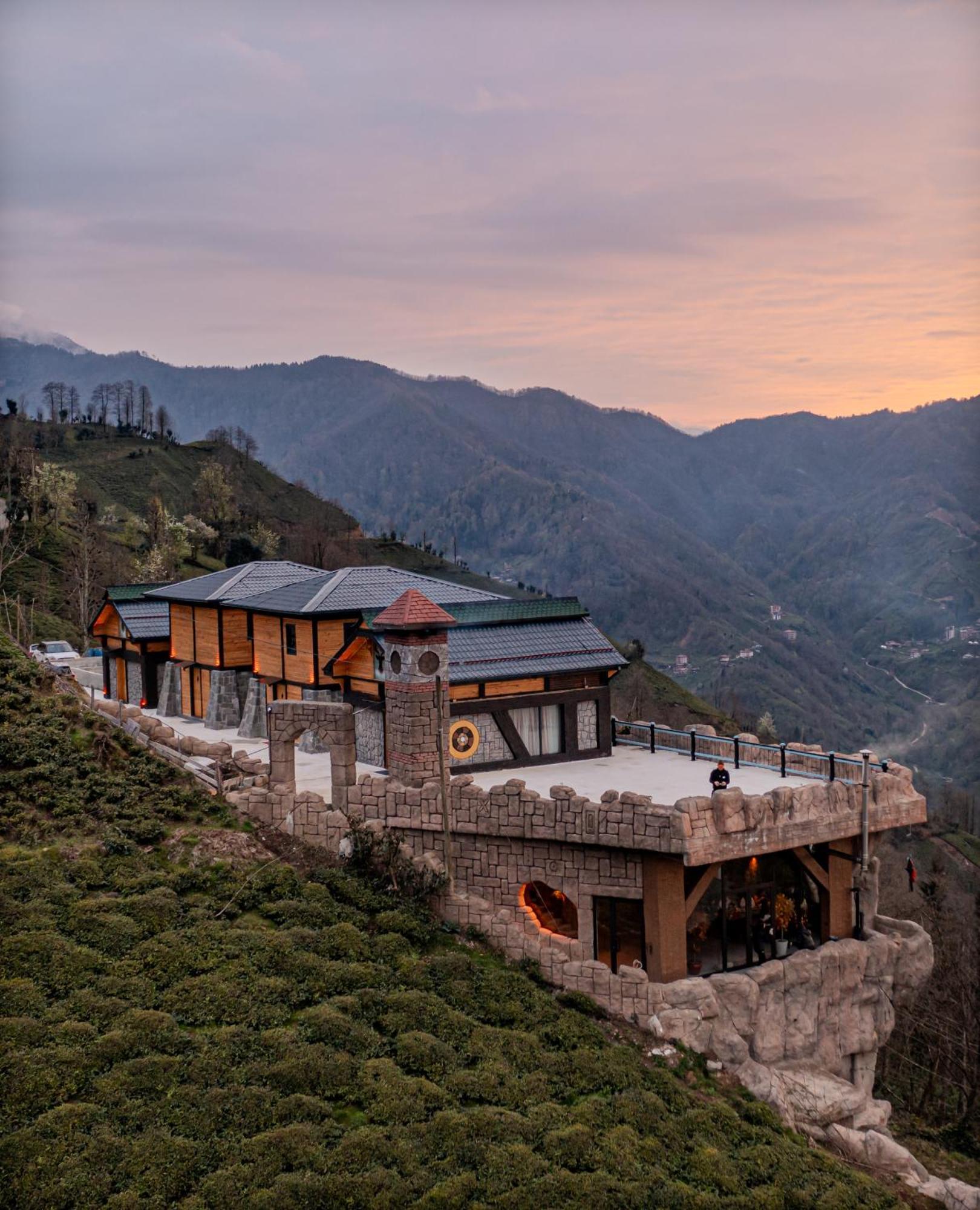 Amazena Hotel Camlihemsin