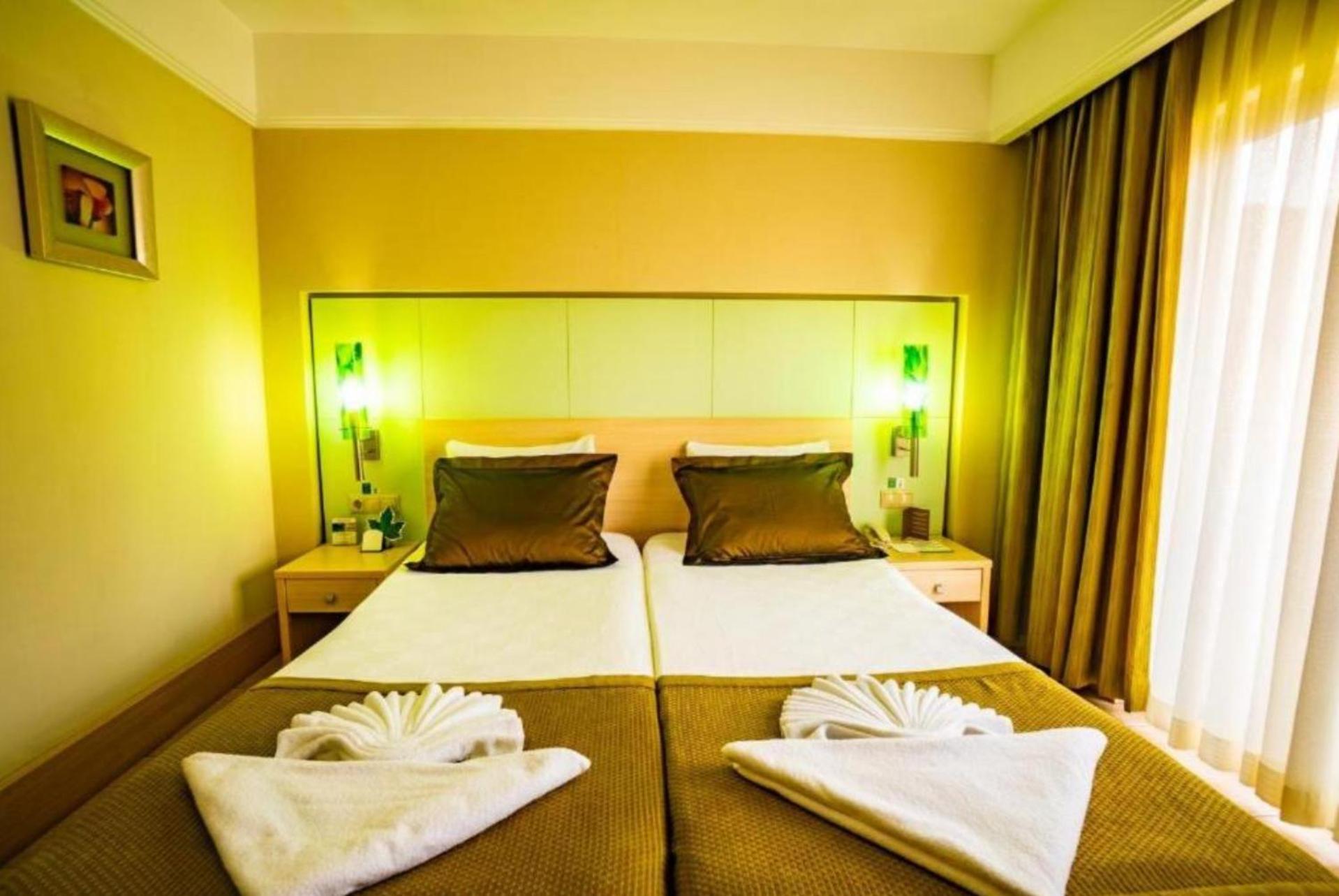 Ambassador & Hotel