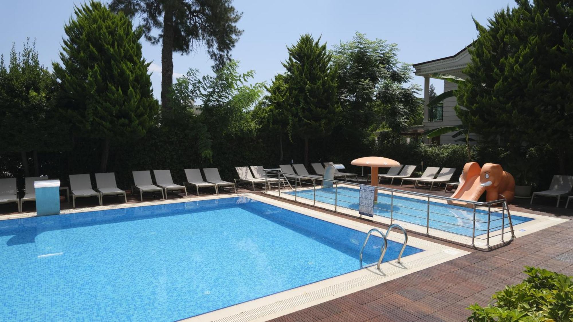 Ambassador & Hotel 4*