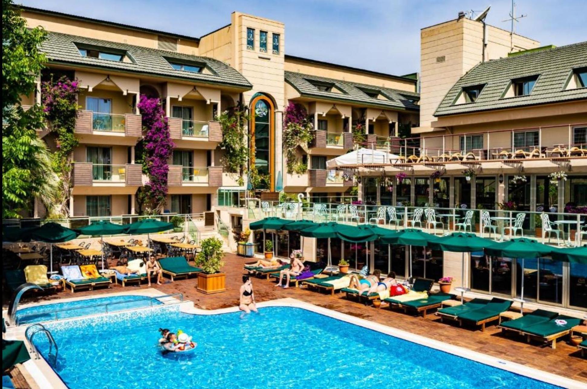 Hotel Ambassador &