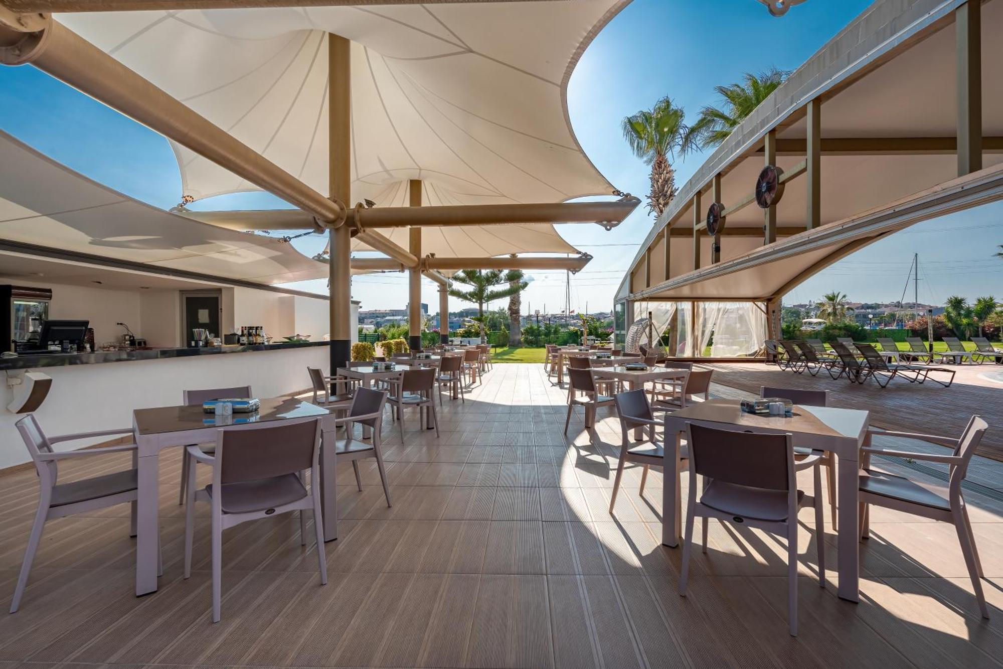 Hotel Sisus Marina