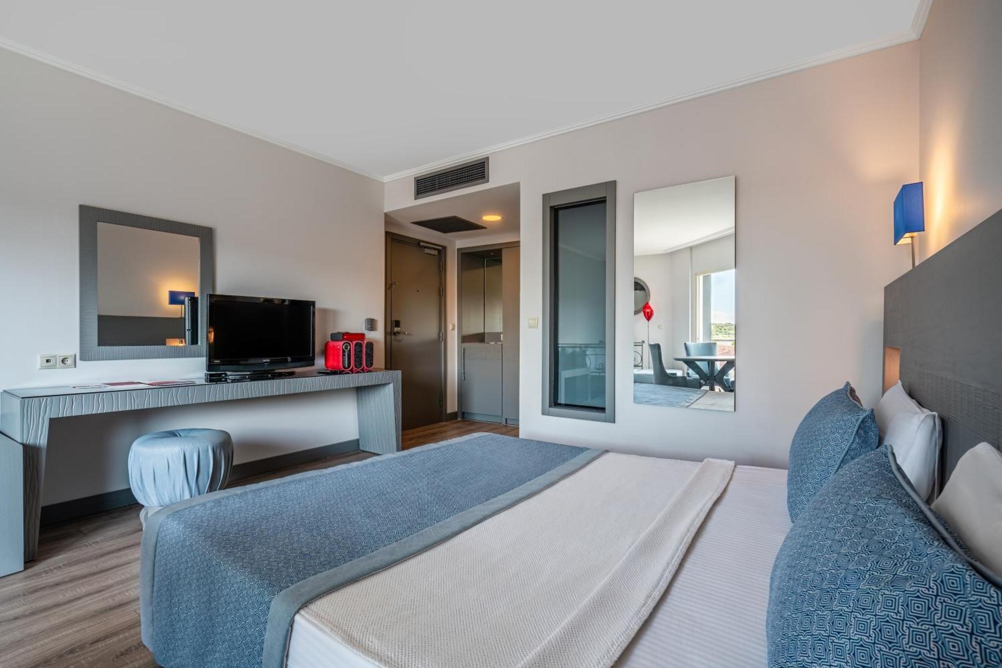 Hotel Sisus Marina 4*