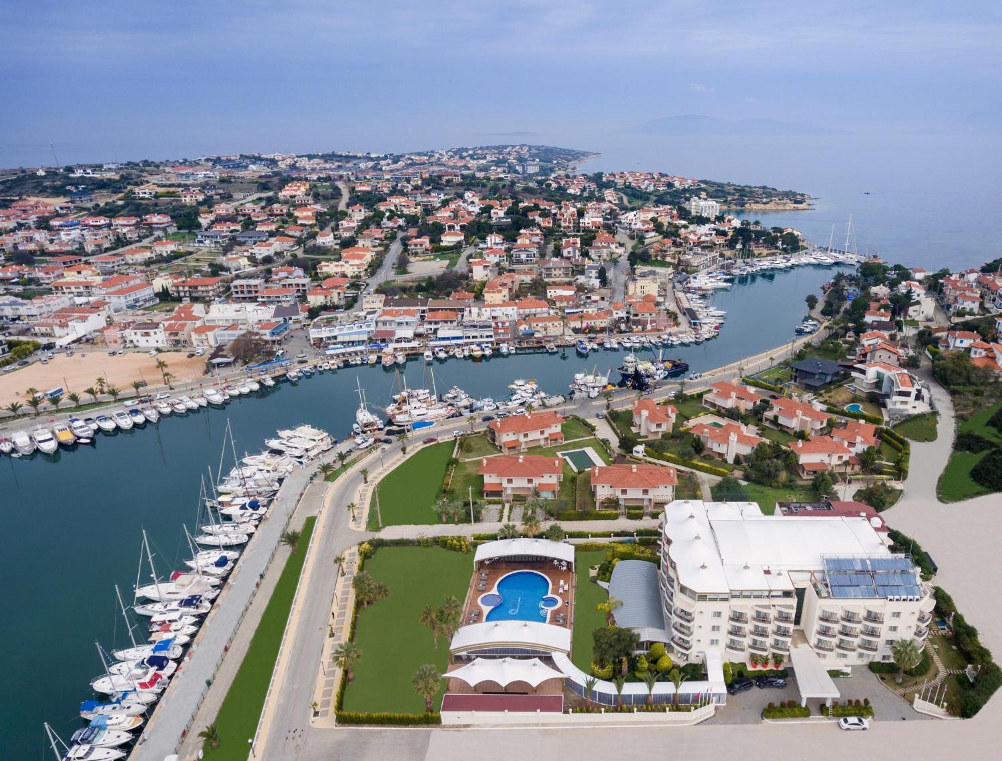 Sisus Marina Cesme