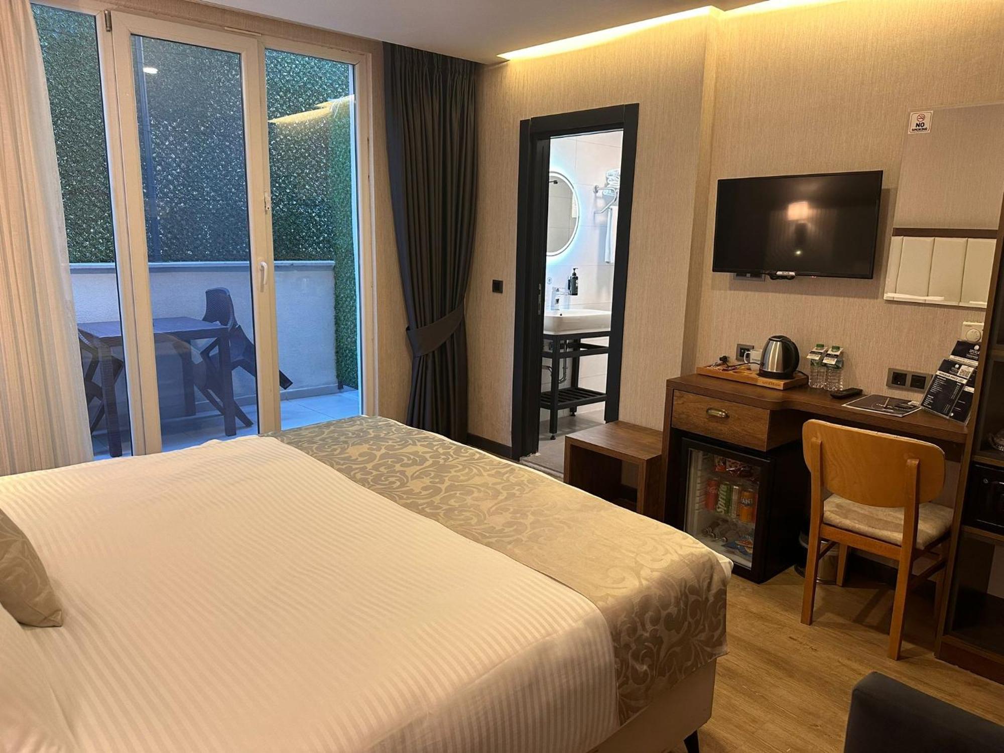Trademark Collection By Wyndham Operla Airport Hotel 4*