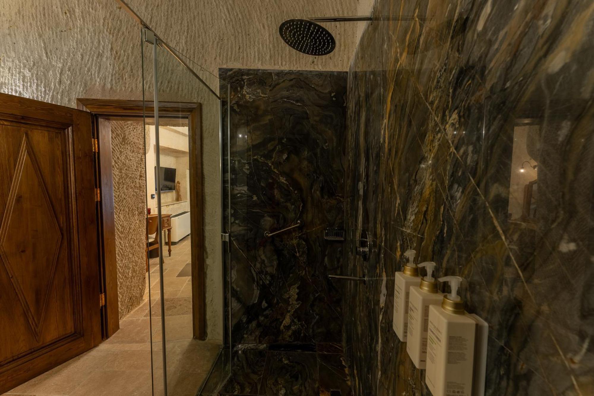 Asmali Cave Hotel
