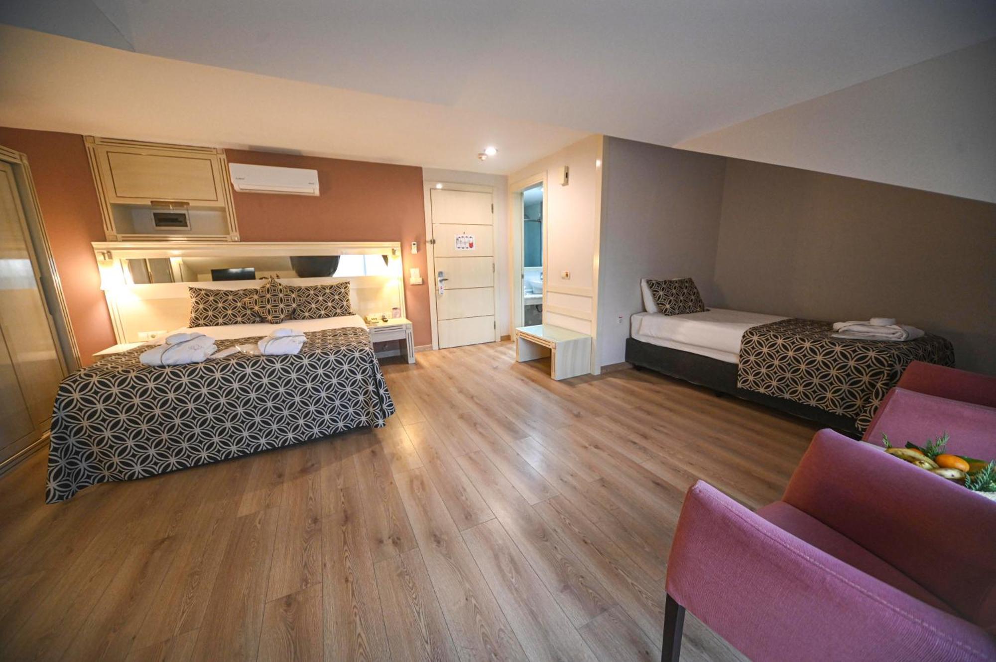 Hotel Tripolis 5*
