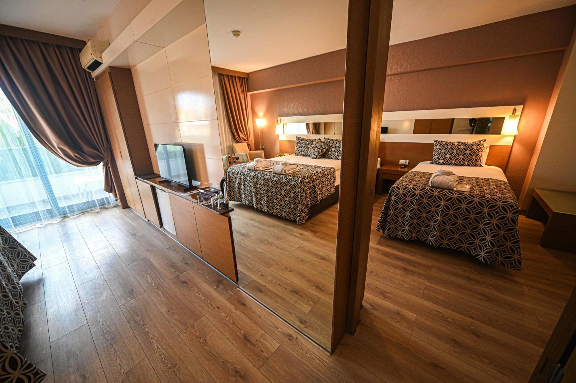 Tripolis Hotel 5*