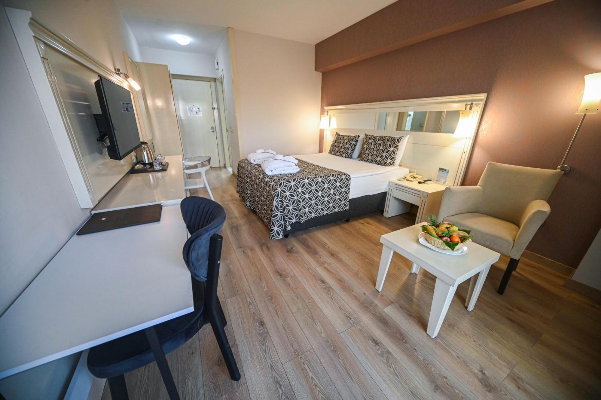 Tripolis 5*