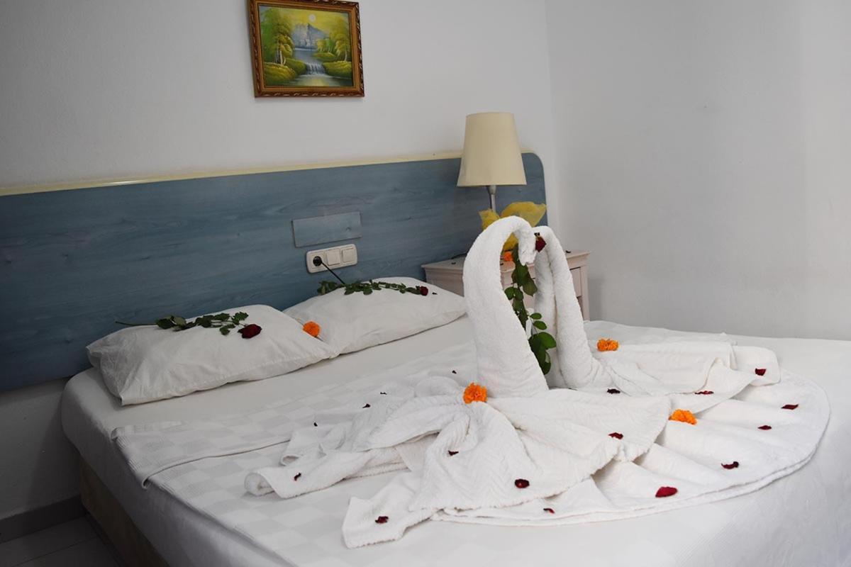 Ares Hotel