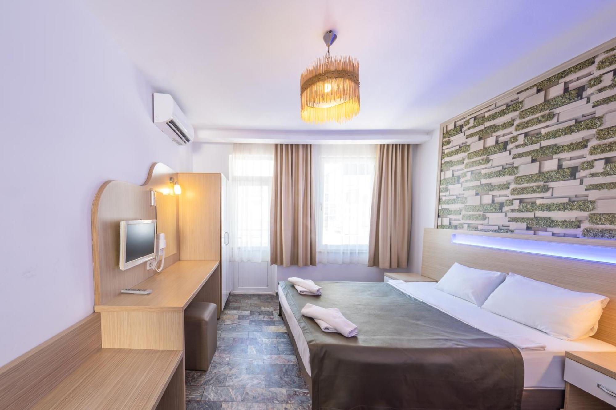 Bora Bora Butik Hotel 3*