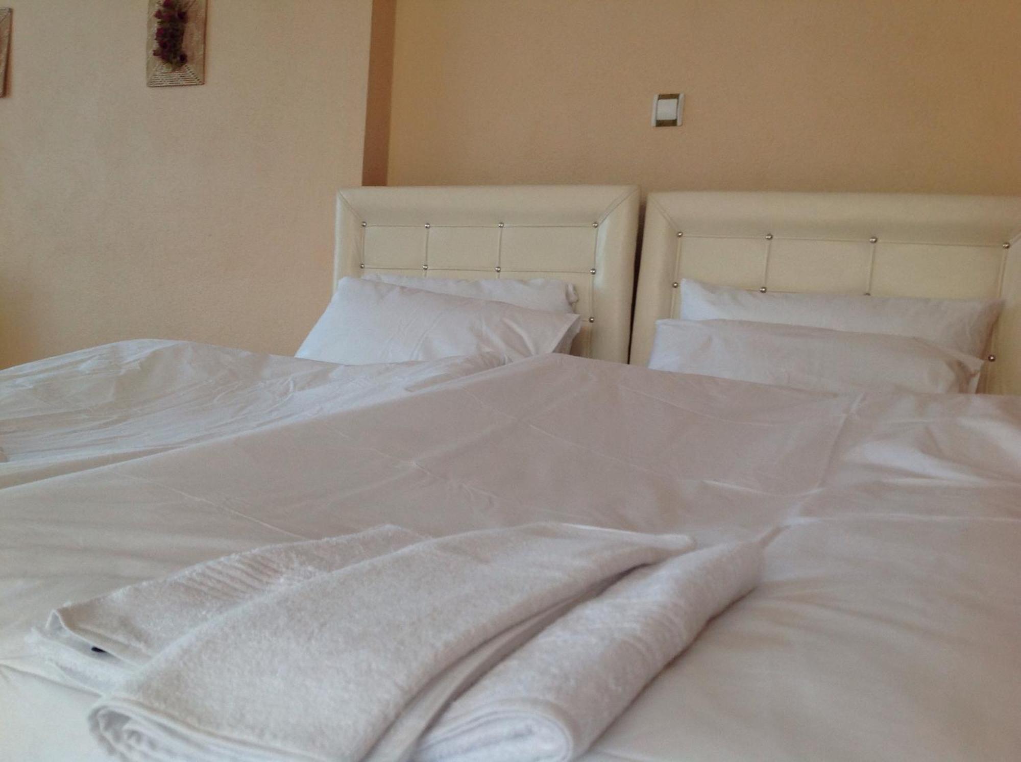 Bahceli Hotel *