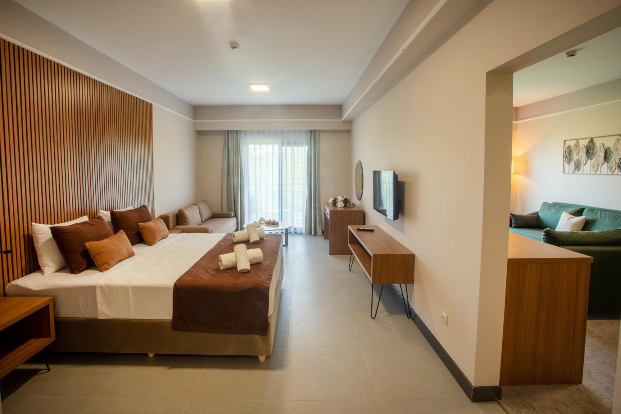 Hotel First Joy