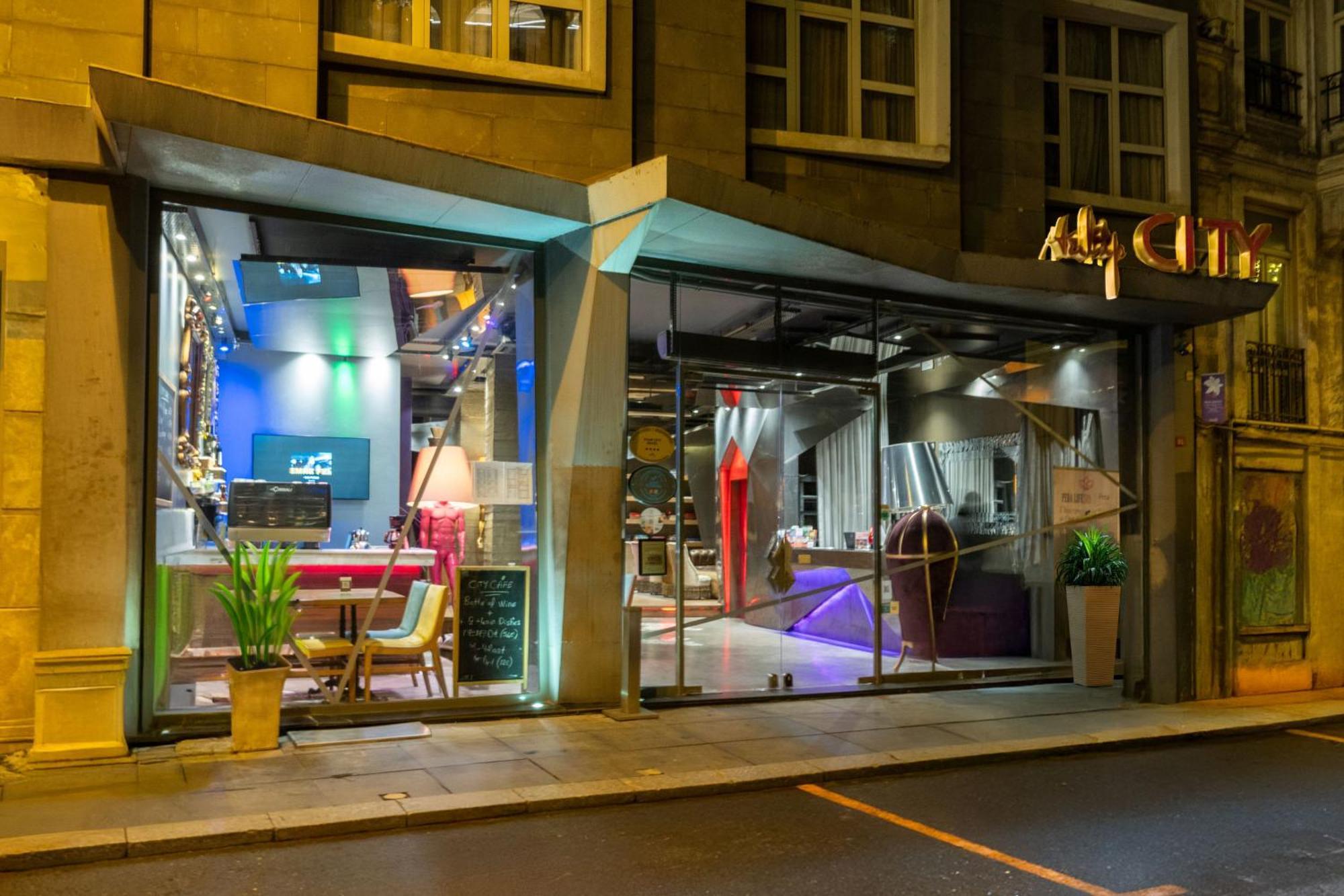 Hotel Tulip & 4*