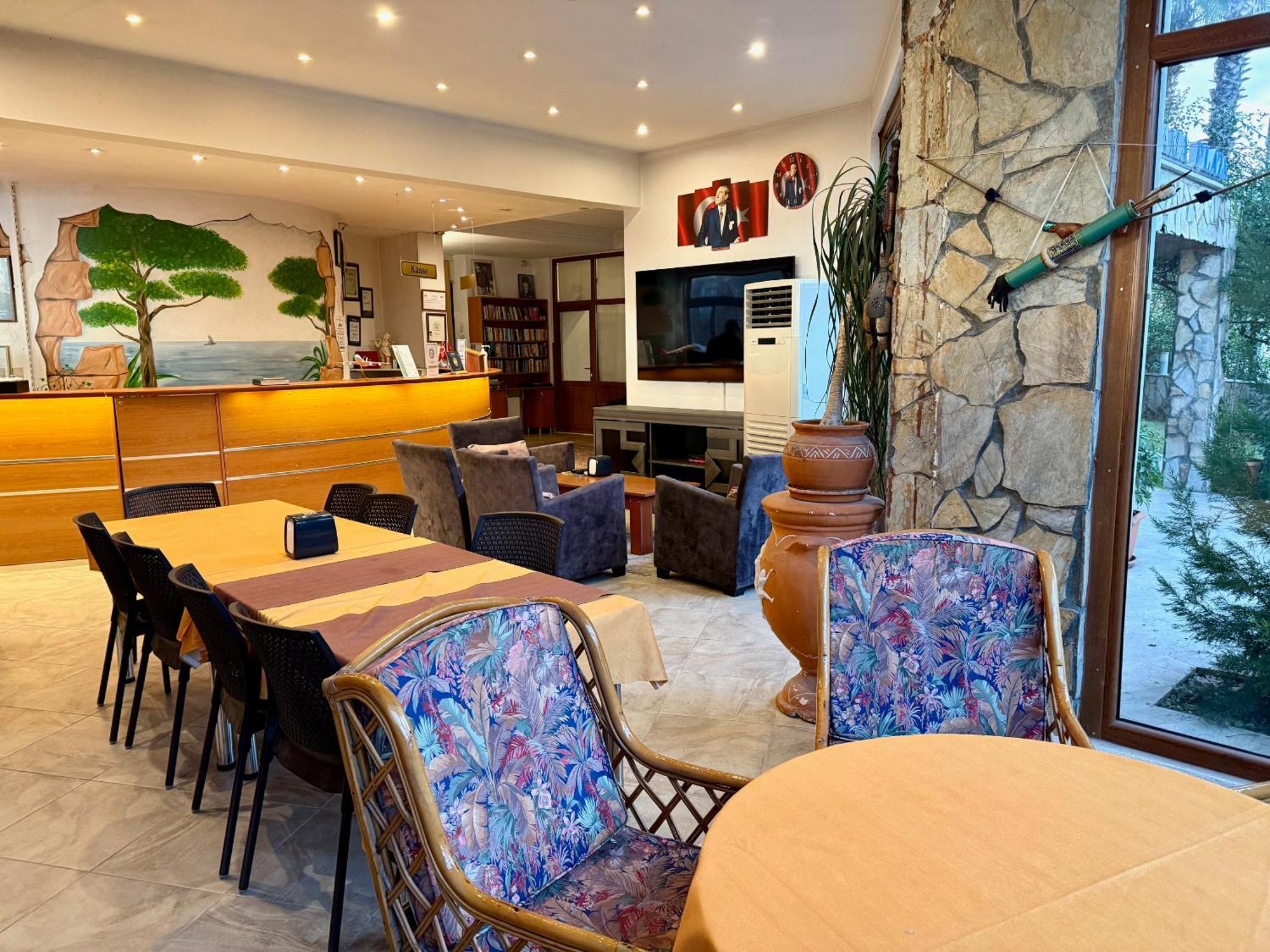 Panorama Plaza 3*