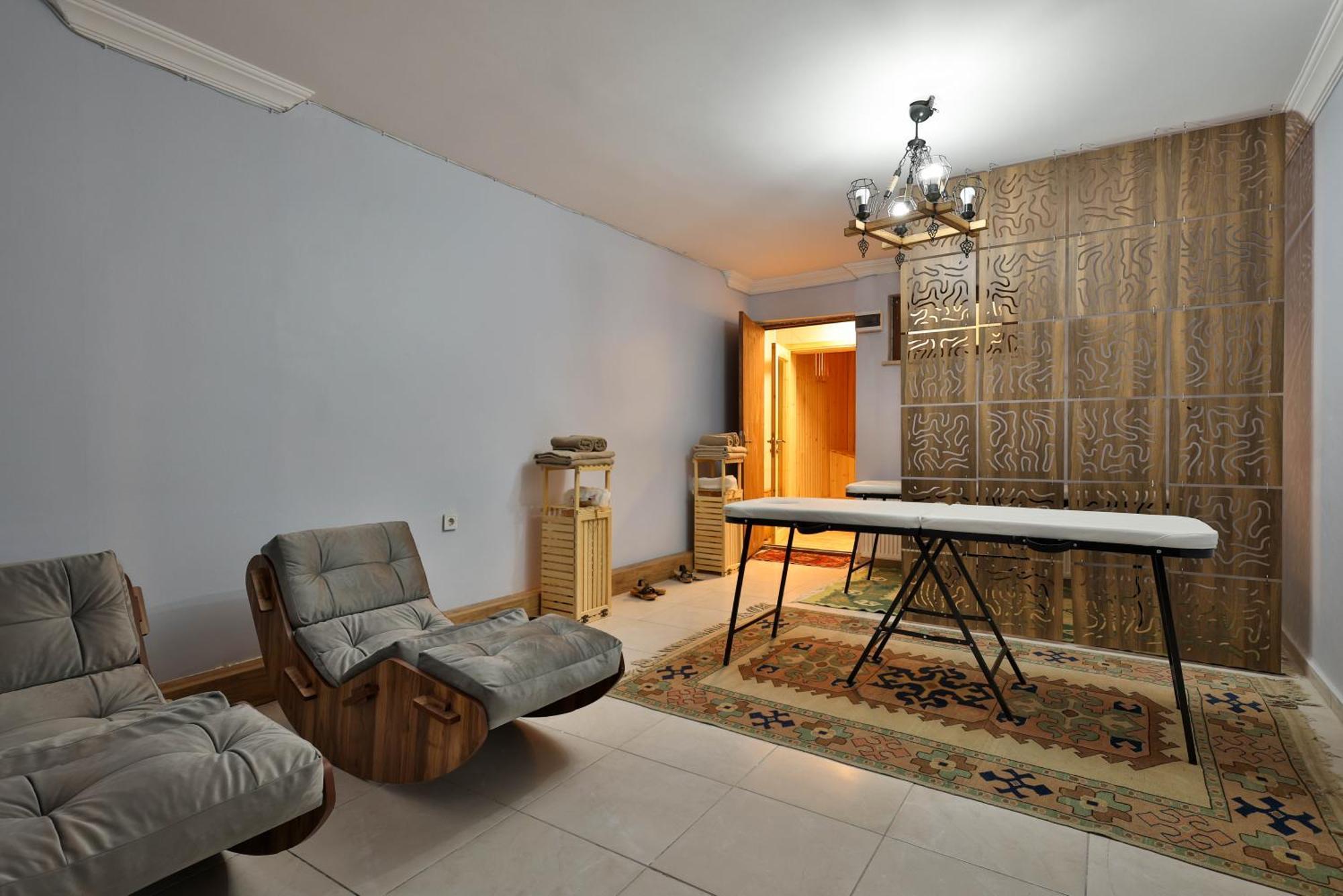 Cave Rooms&pool 2* Goreme