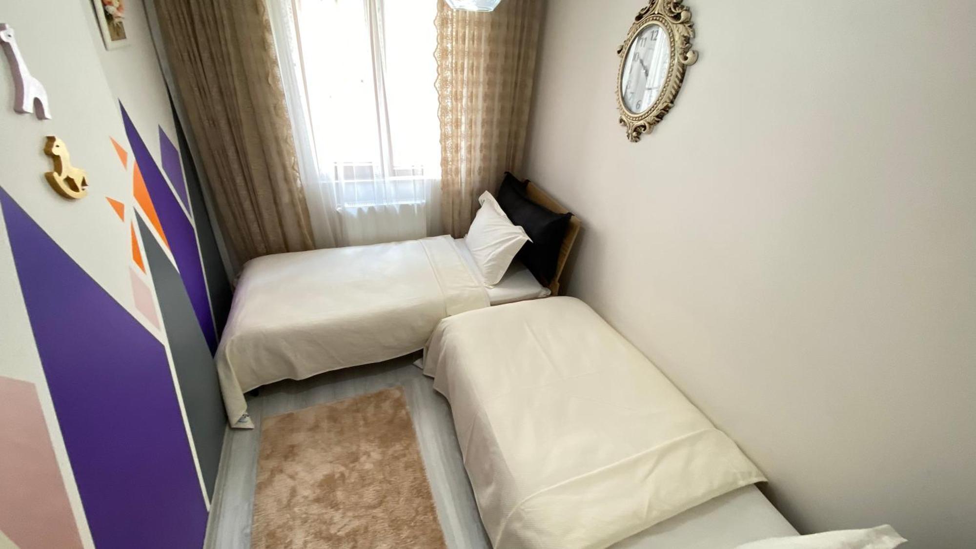 Apartment My White House *