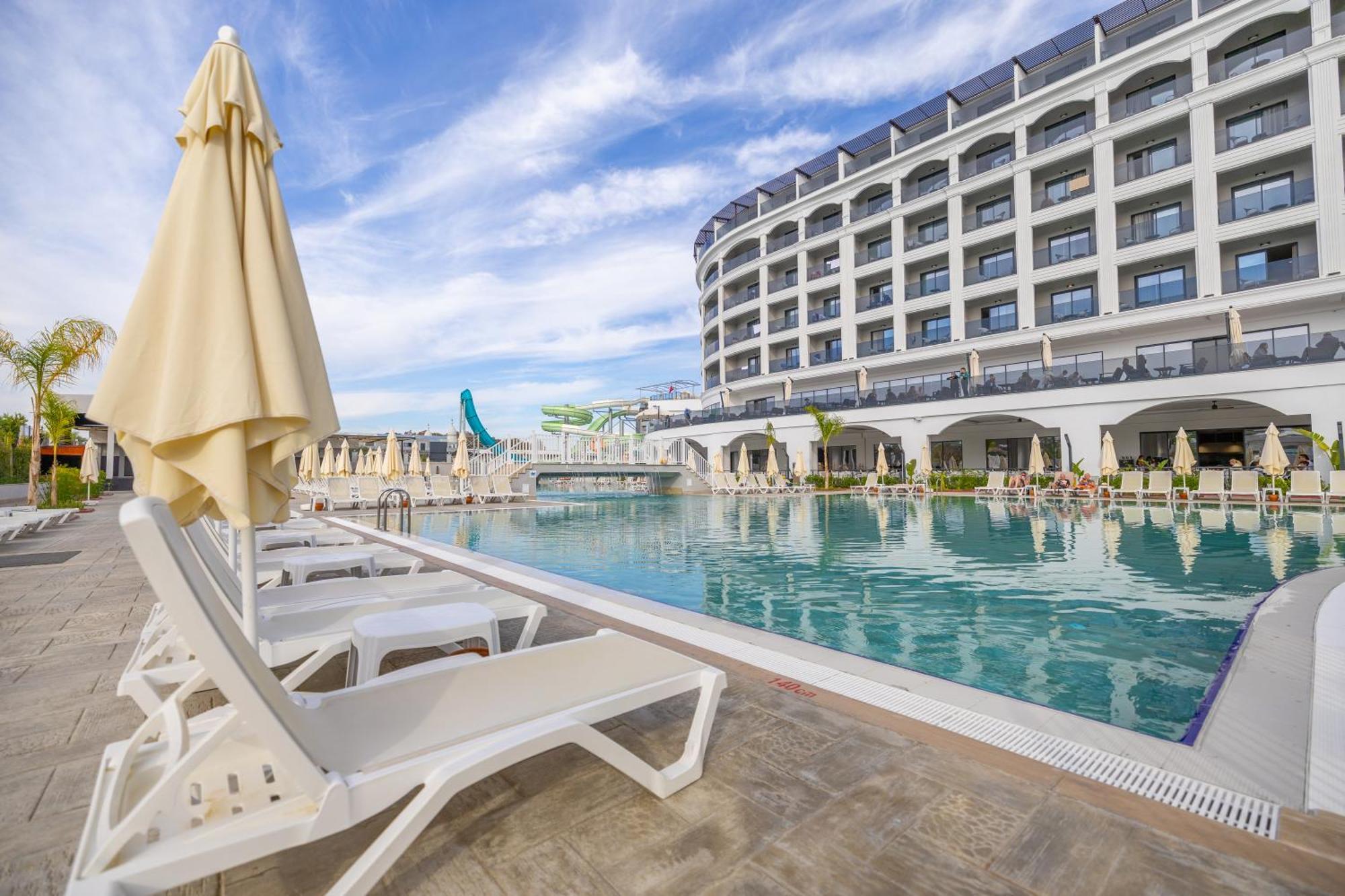 Hotel Moon Palace