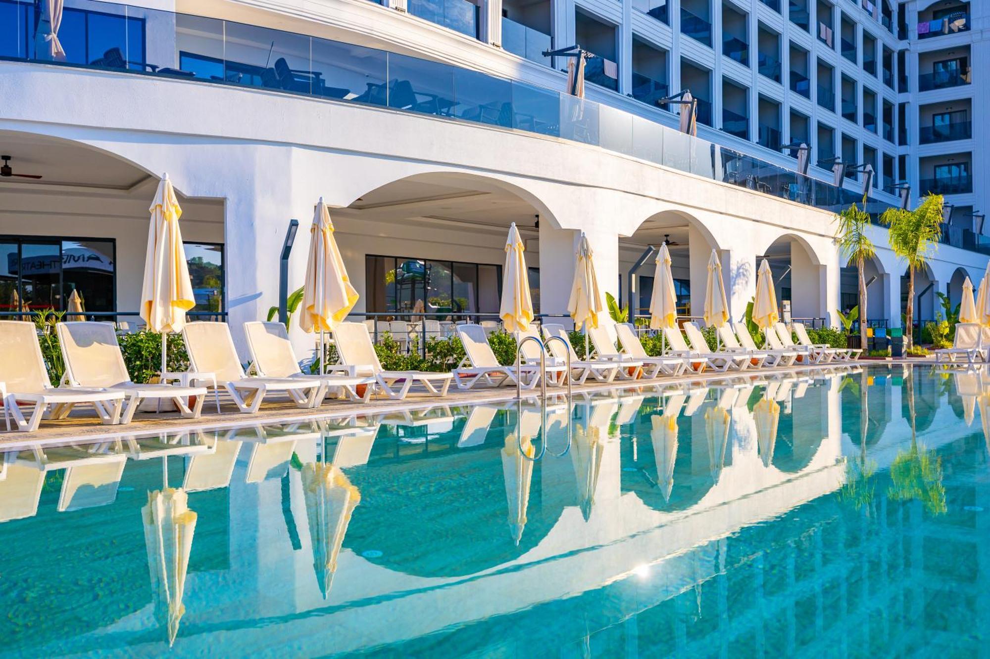 Hotel Moon Palace Side