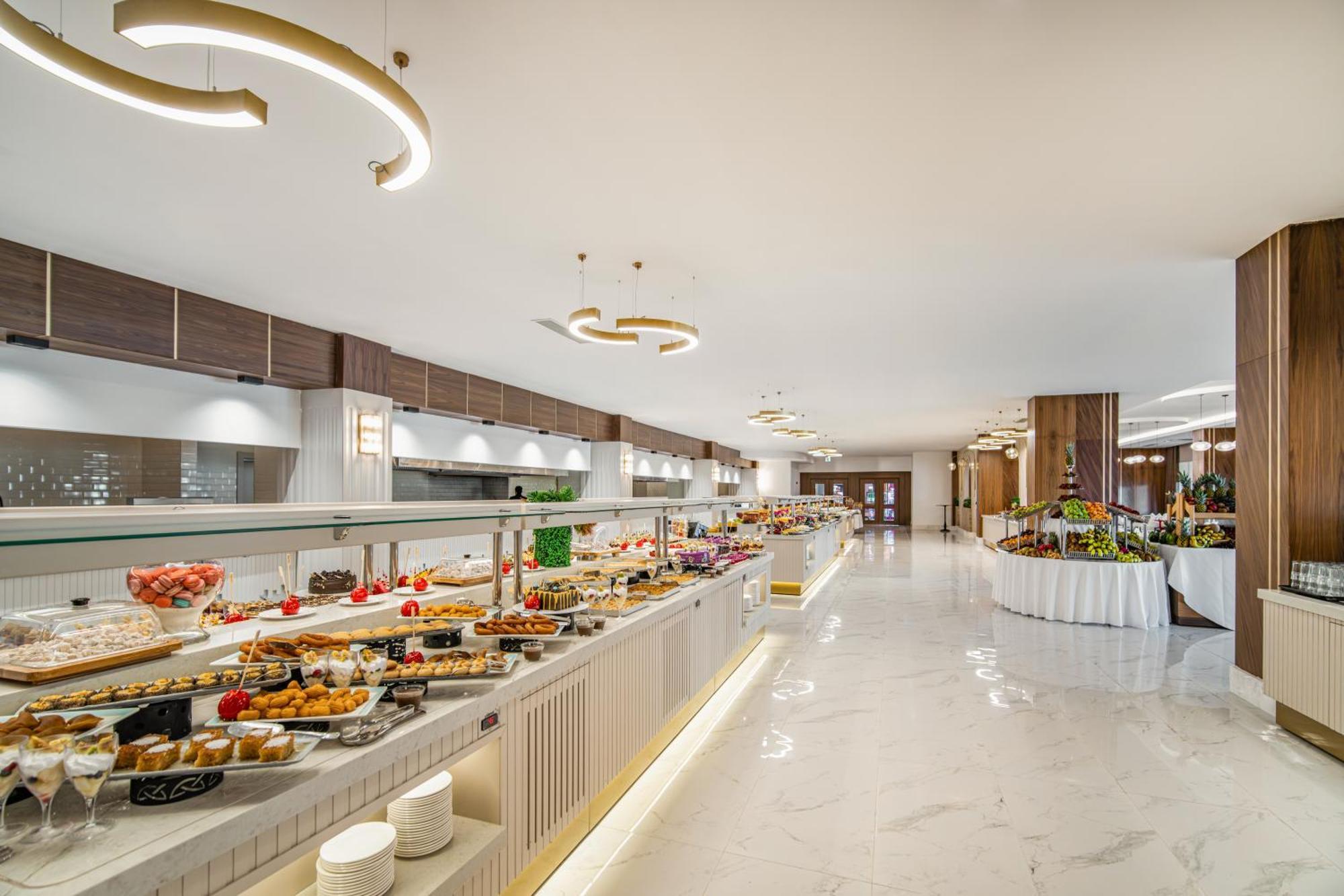 Hotel Moon Palace