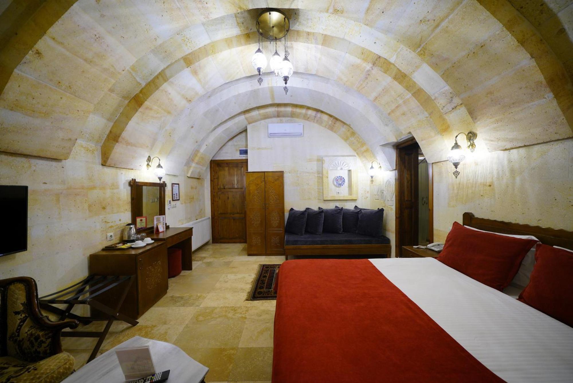 Hotel Balloon Cave