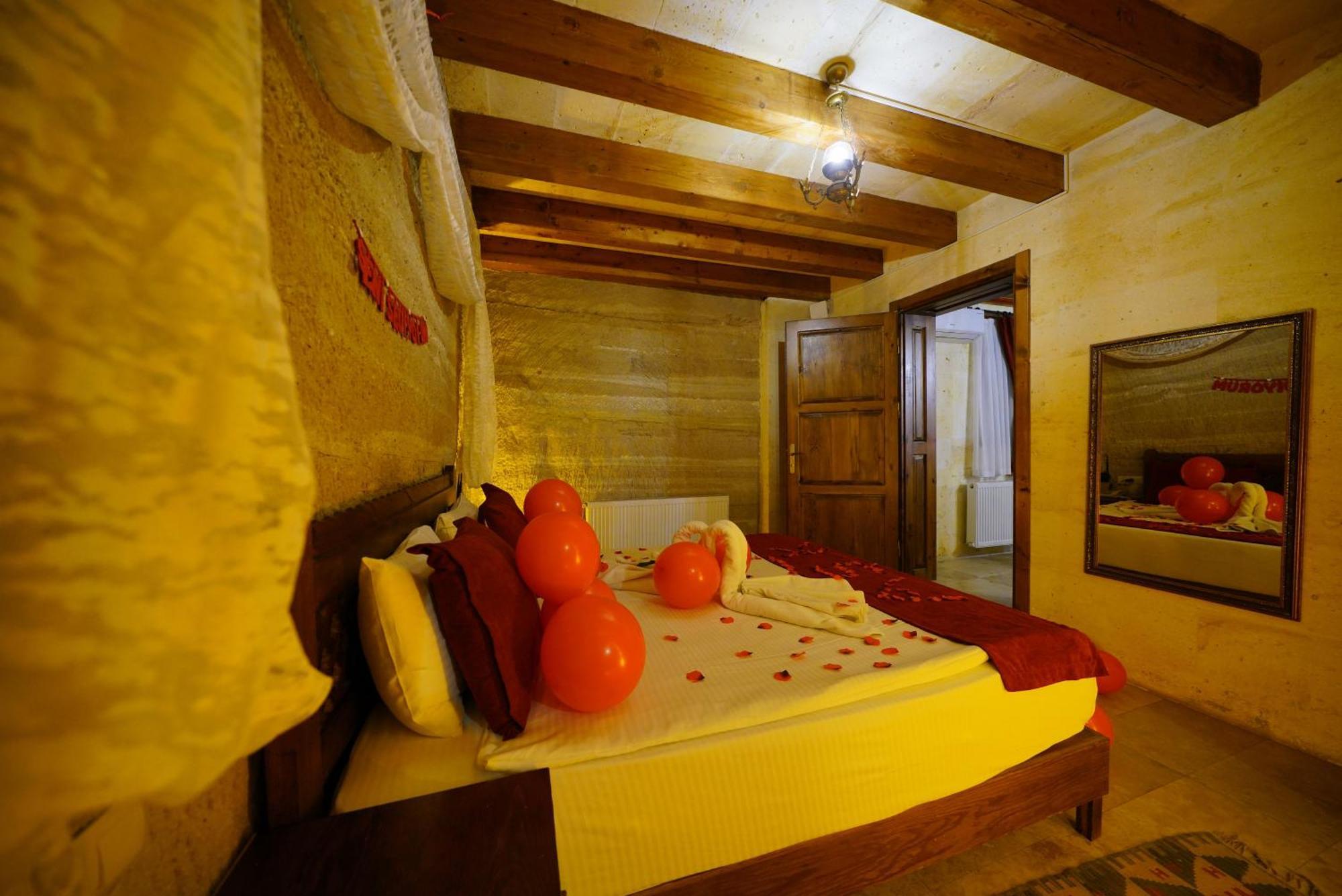 Hotel Balloon Cave