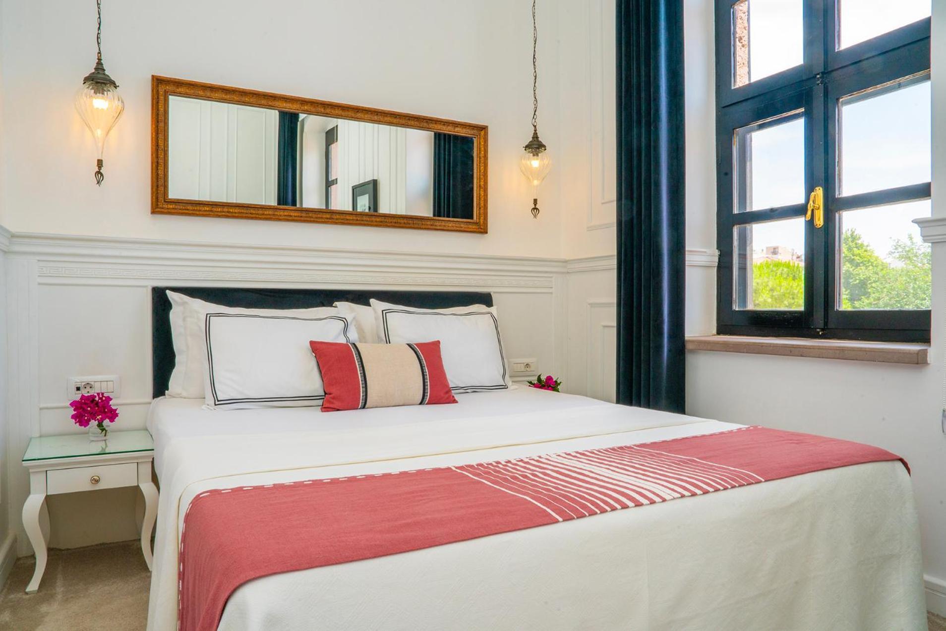 Siyah Lale Cunda 1841 (adults Only) 2*