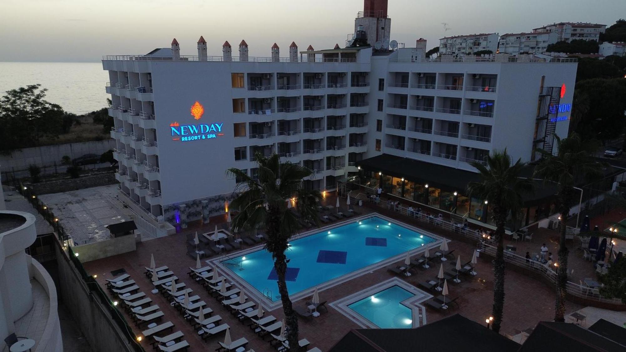 Ada Newday Hotel 3*