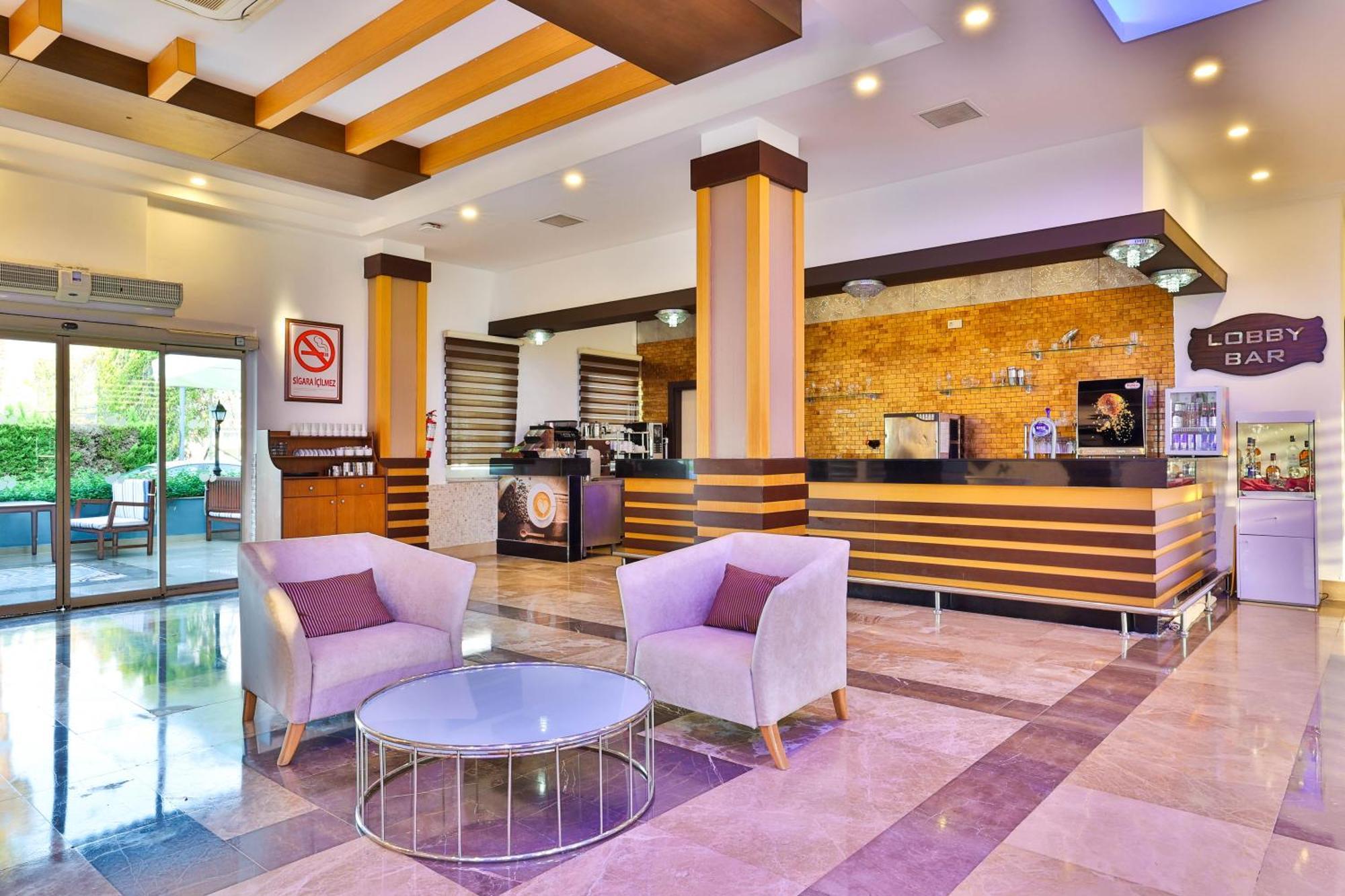 Crystal Aura & Resort Kemer