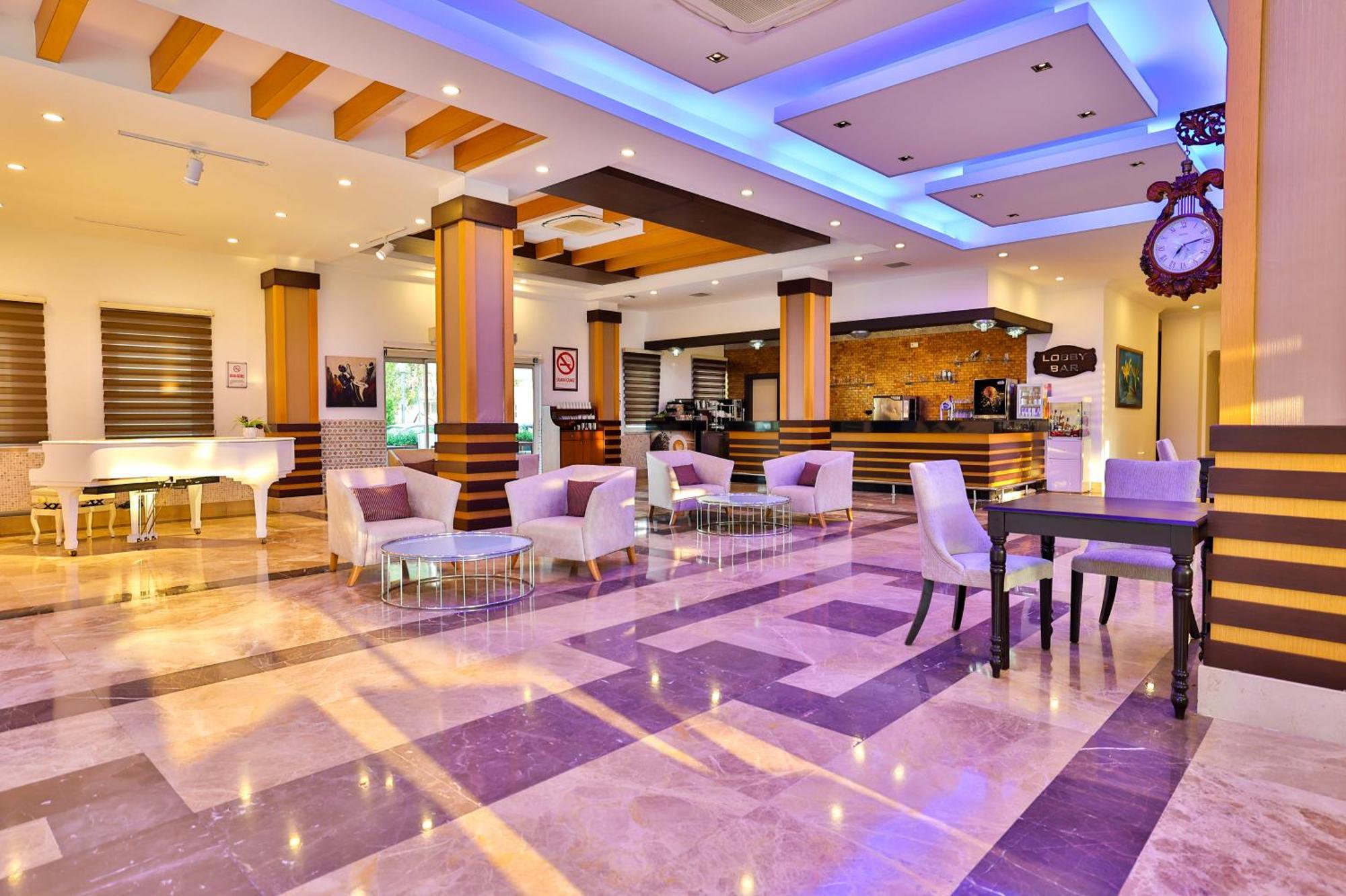 Resort Crystal Aura & Kemer