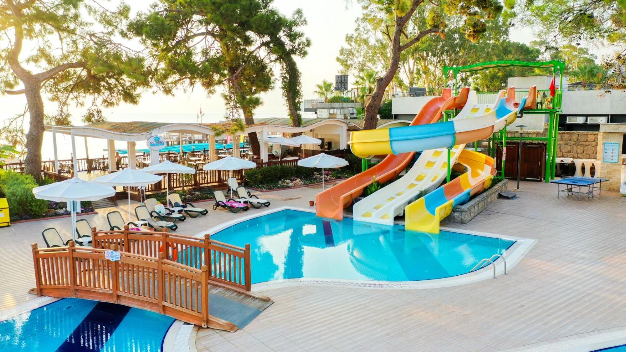 Crystal Aura & Resort Kemer