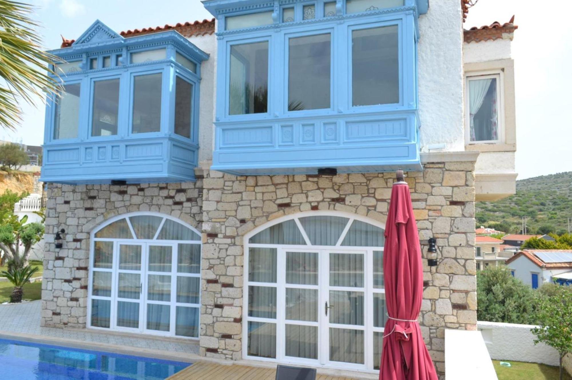 Villa Fener Burnunda Denize Sifir Orjinaltas Malikane *