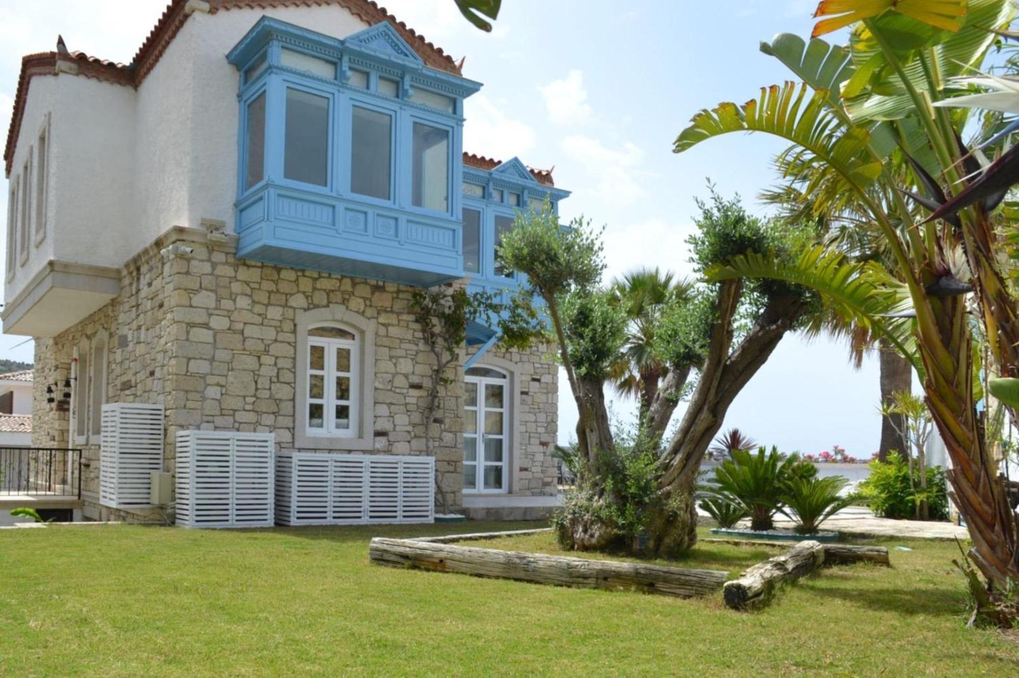 Villa Fener Burnunda Denize Sifir Orjinaltas Malikane *