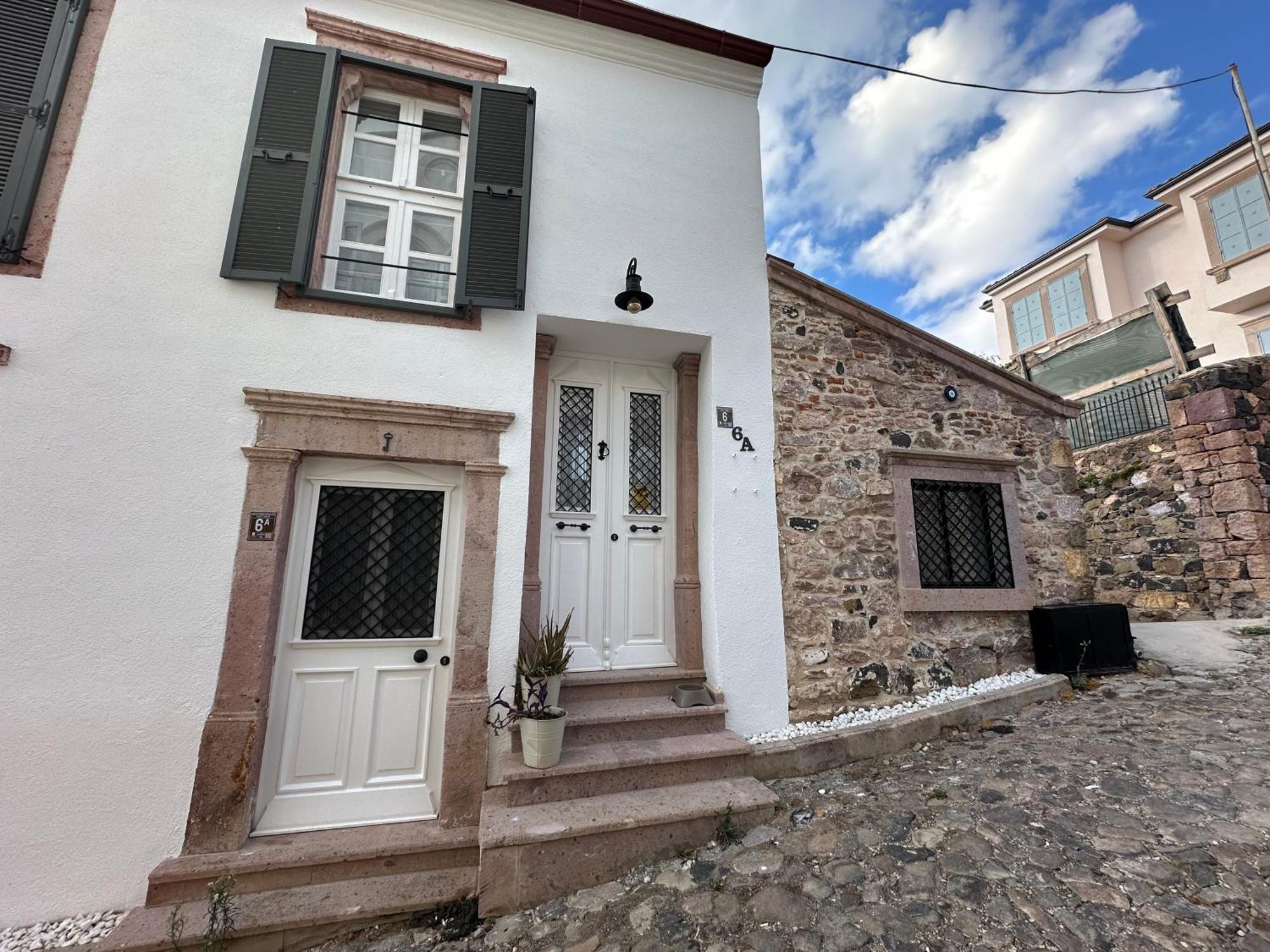 Papalina Ayvalik