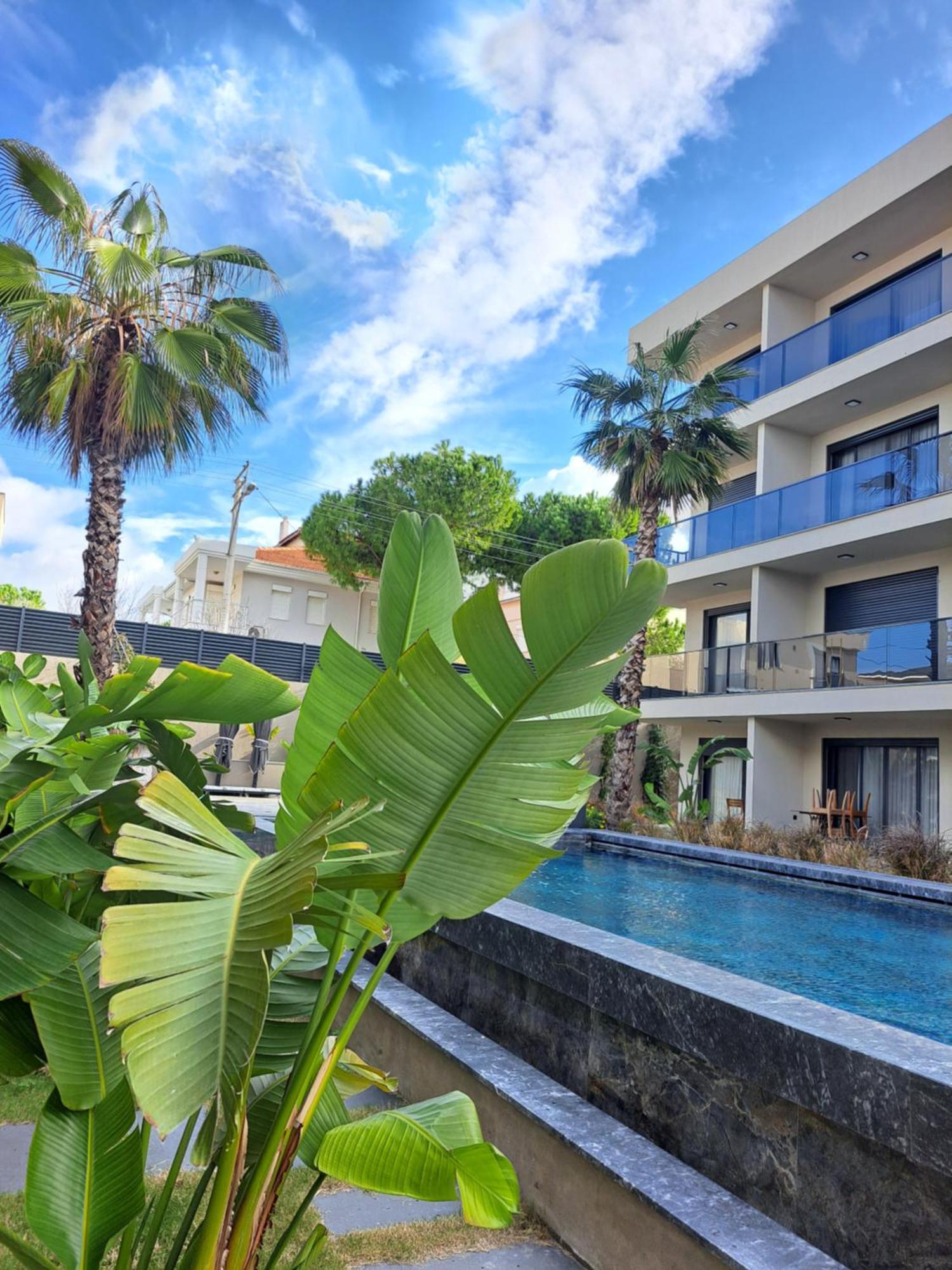 No 22 Aparthotel *