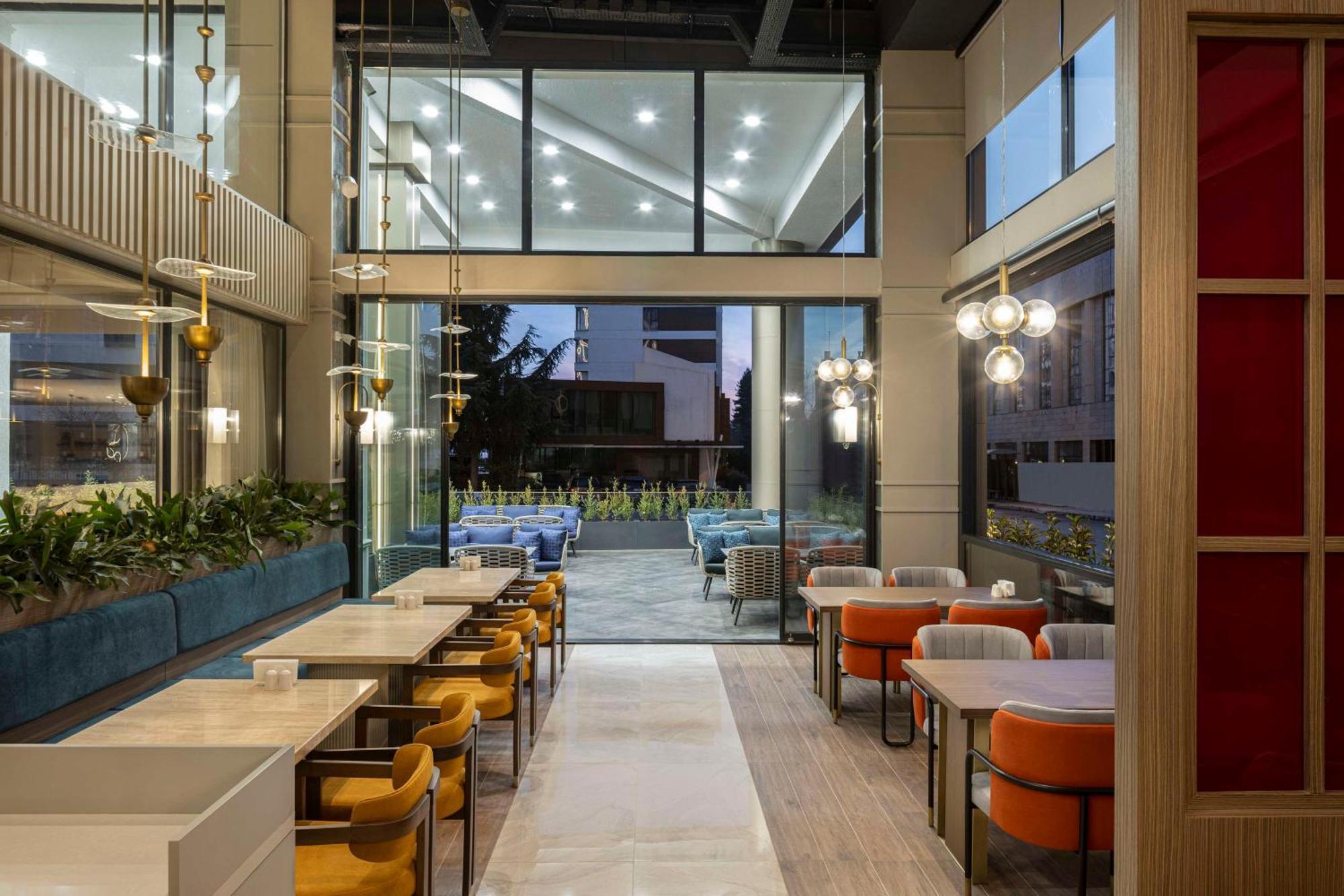 Hotel Doubletree By Hilton Yomra 4*
