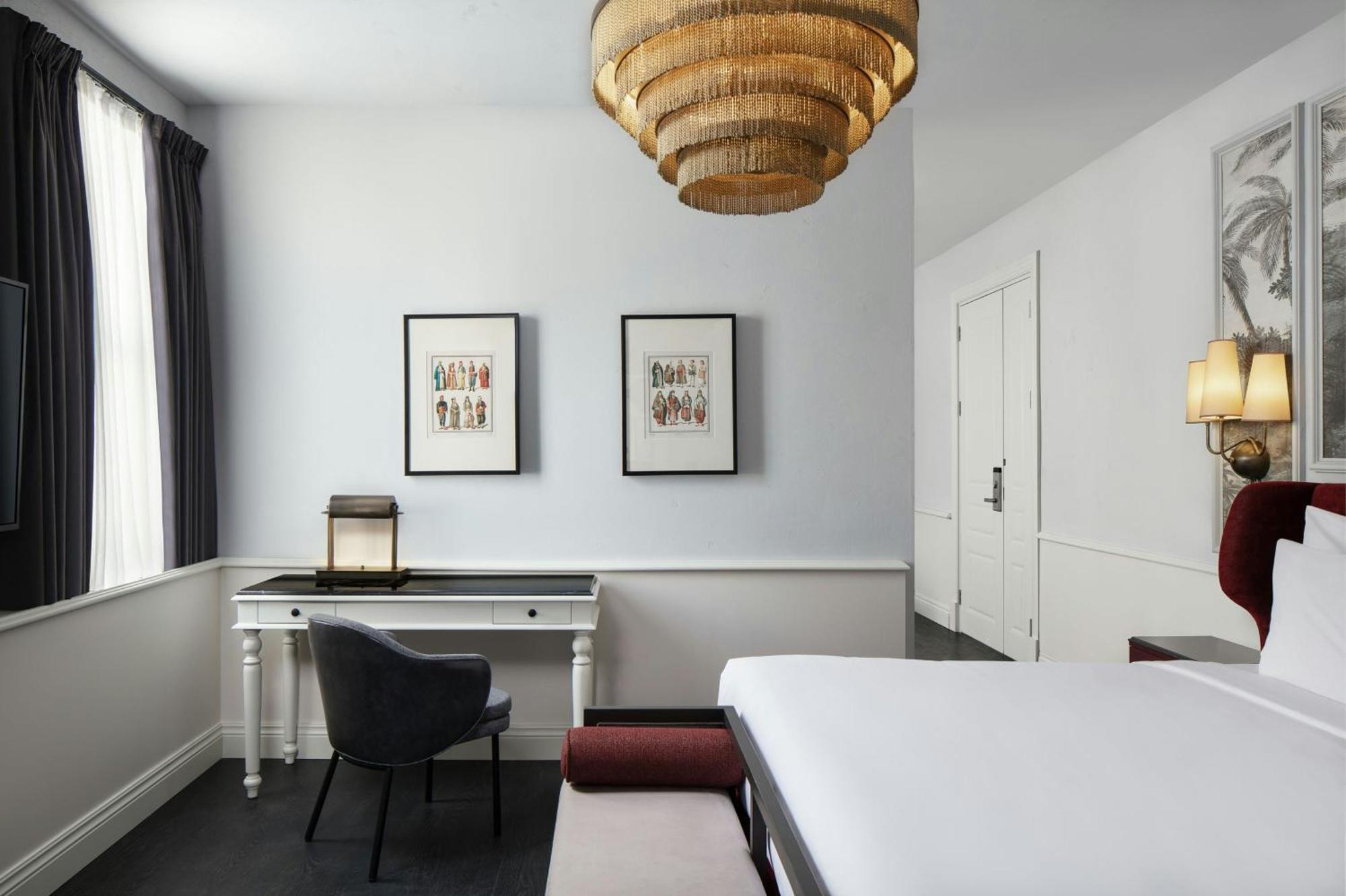 Adahan Decamondo Pera, Autograph Collection Hotel 5*